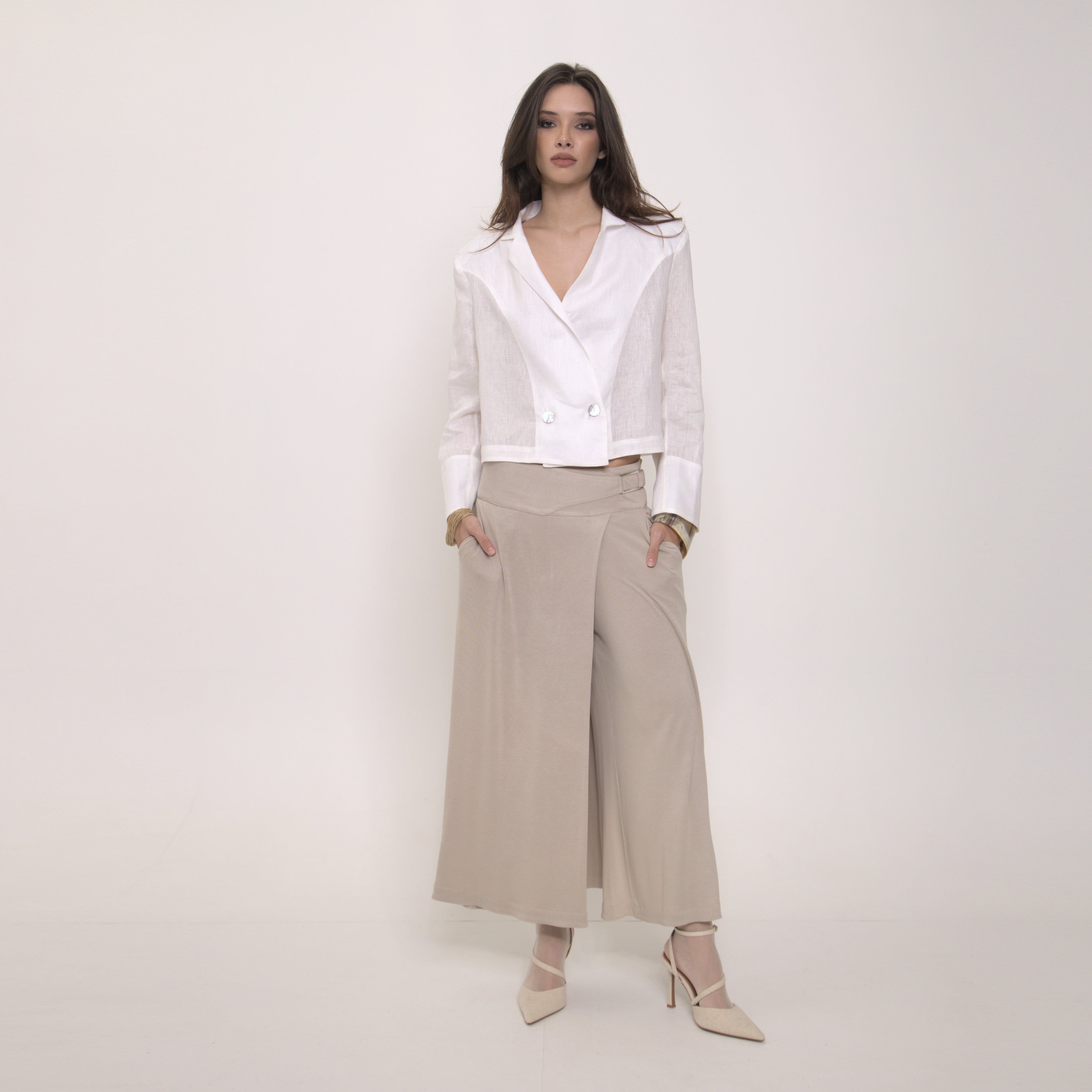 Saia-calça: a peça elegante que voltou a dominar o guarda-roupa feminino