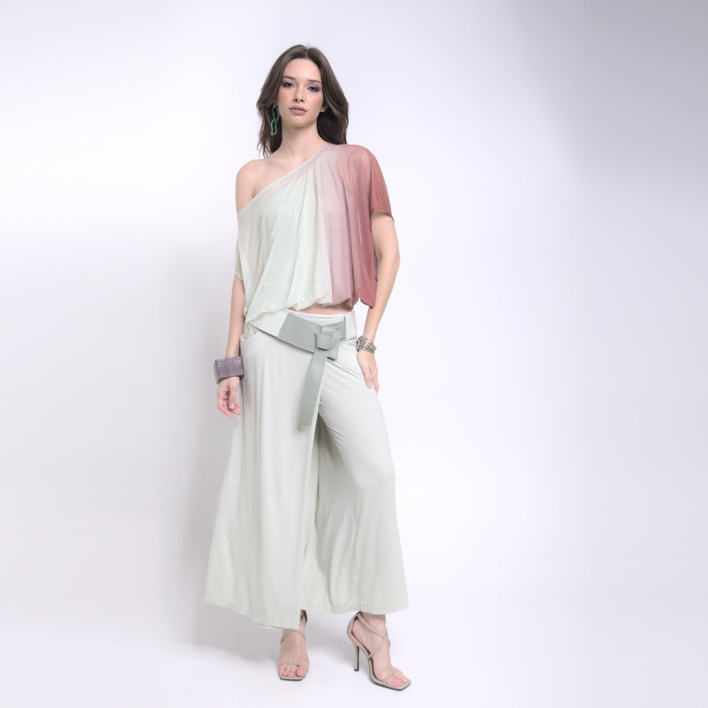 Bella - Blusa de tule balonê com top por baixo efeito degradê de verde sálvia e cabernet