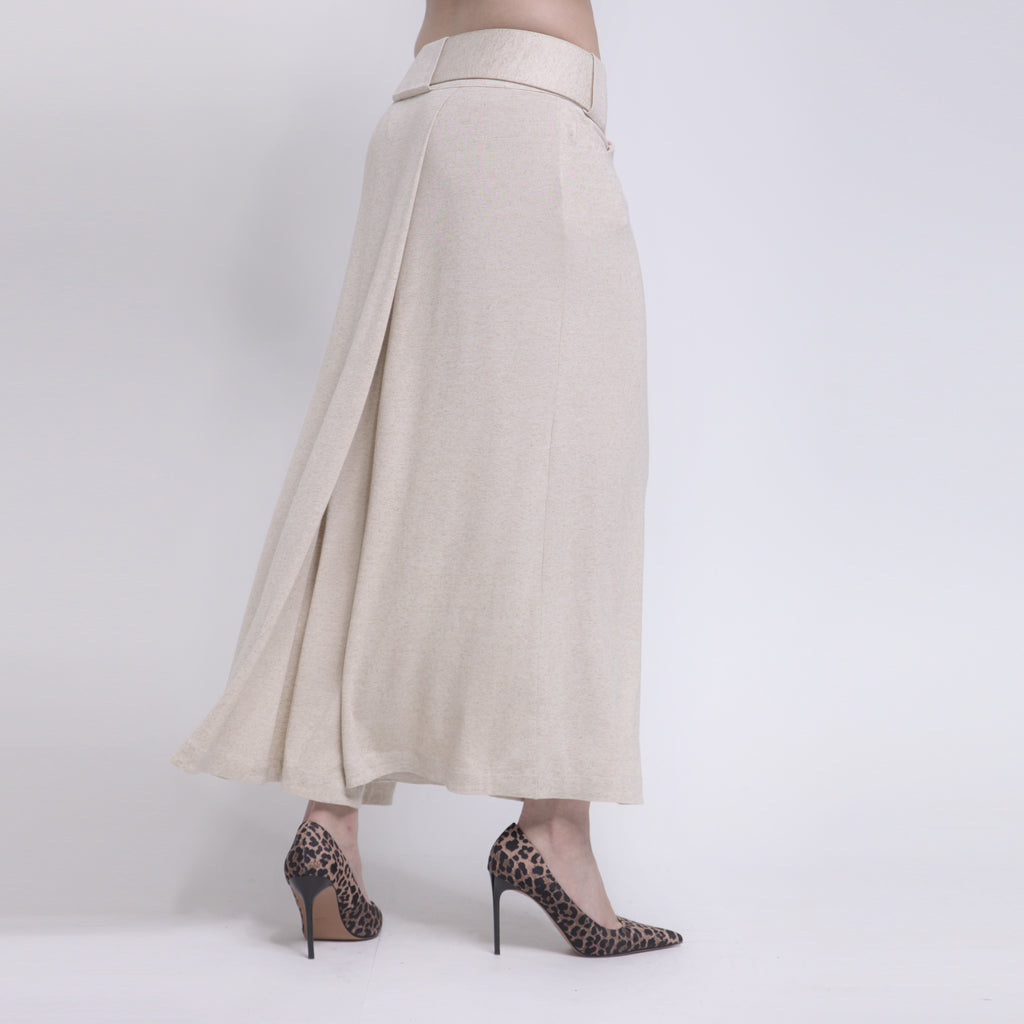 Bia - Saia-calça de malha com cinto de couro com amarração na cor linho natural