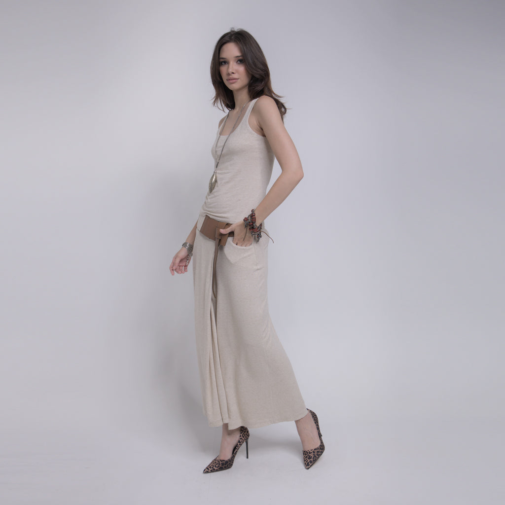 Bia - Saia-calça de malha com cinto de couro com amarração na cor linho natural