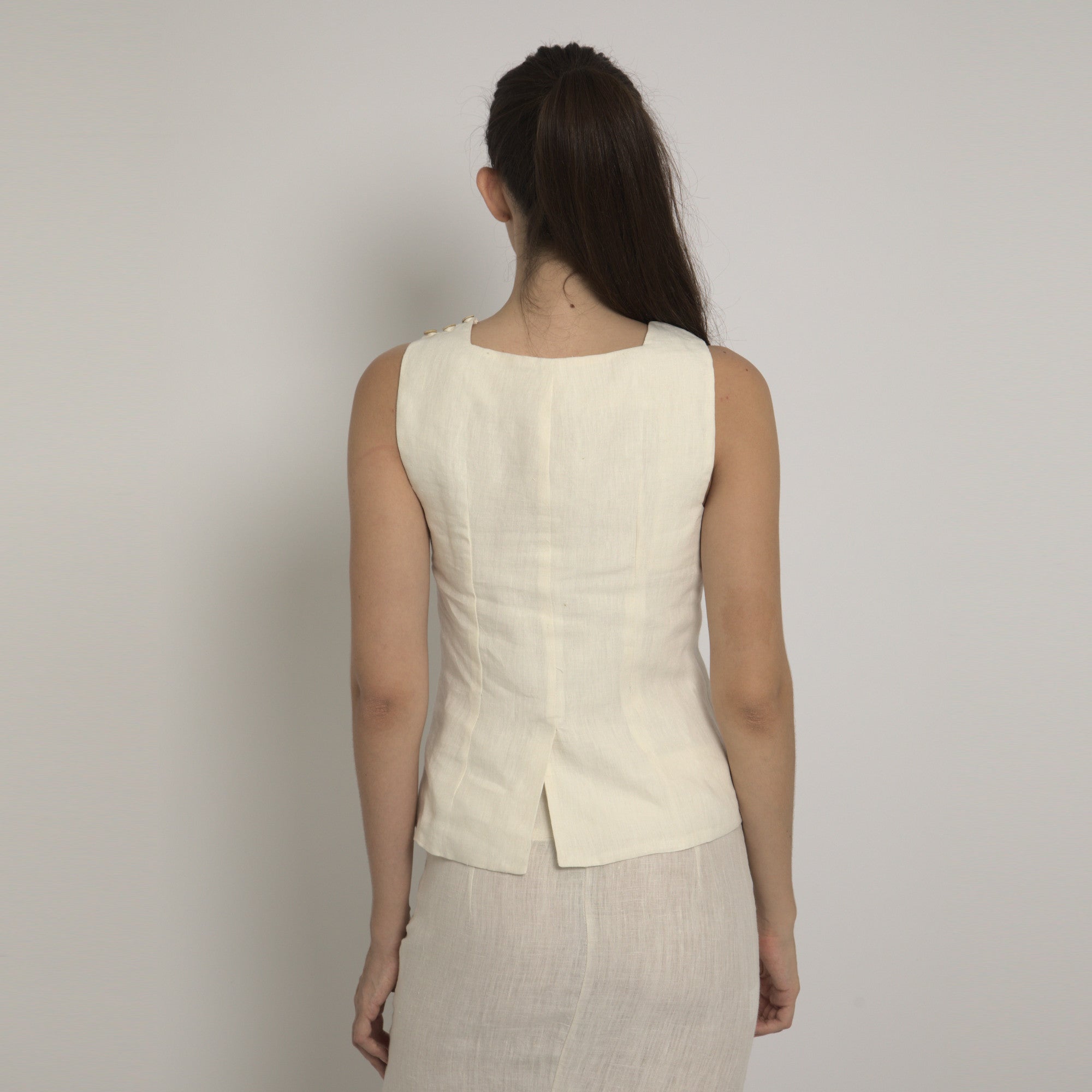 Callas - Blusa em linho natural indiano cor off-white