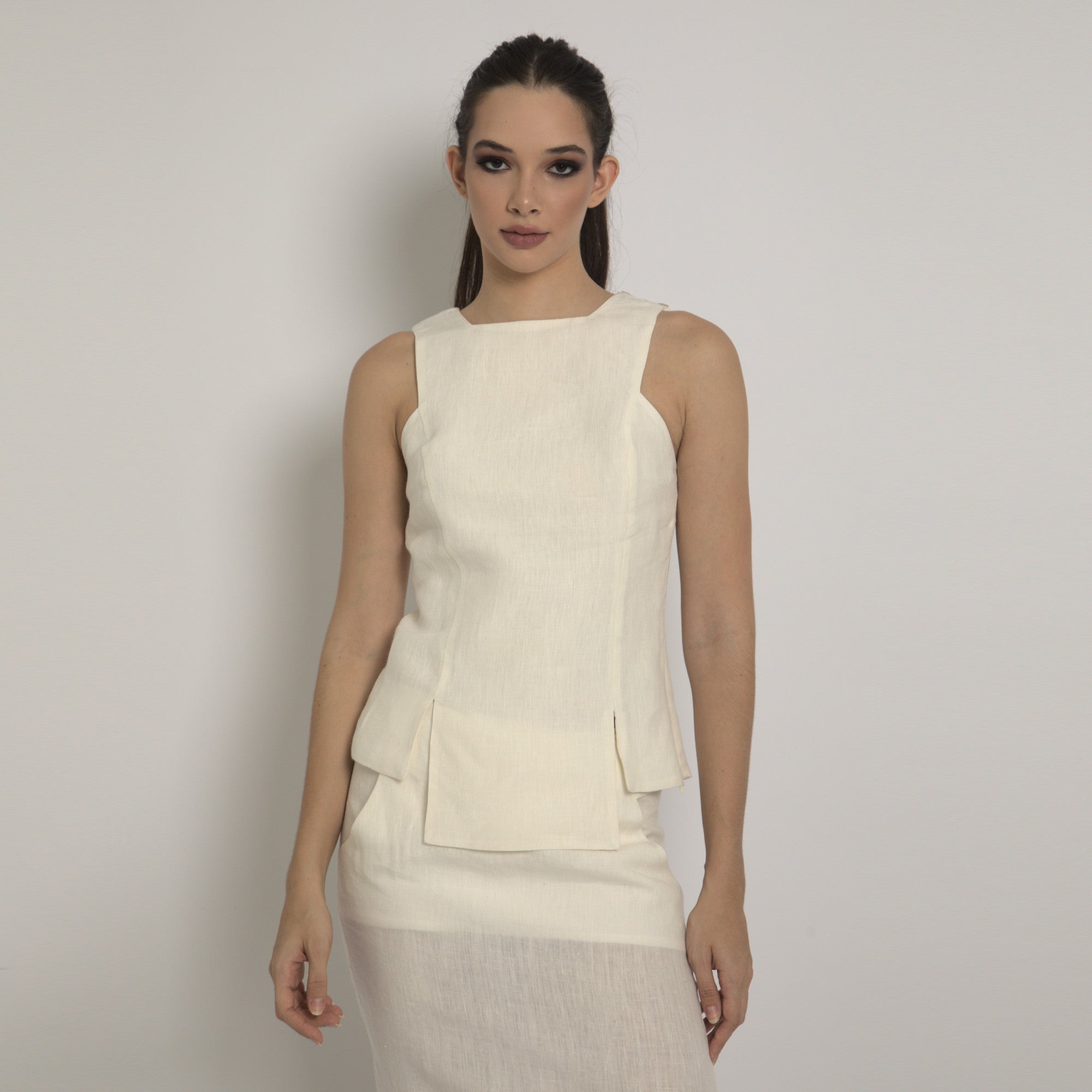 Callas - Blusa em linho natural indiano cor off-white