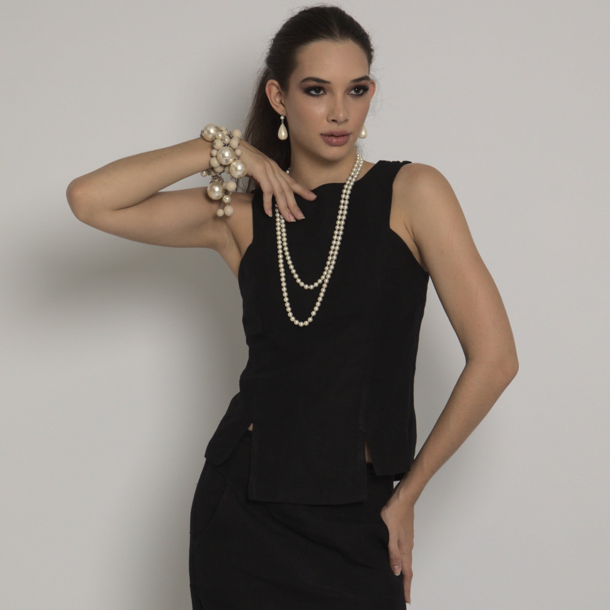 Callas - Blusa em linho natural indiano cor preta
