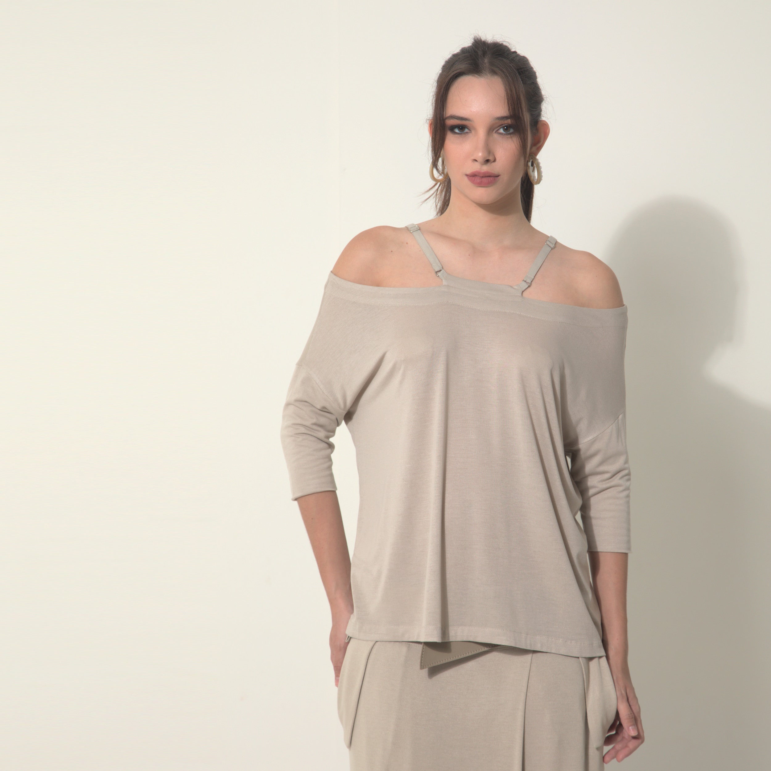 Anya - Blusa em malha com manga e alcinhas