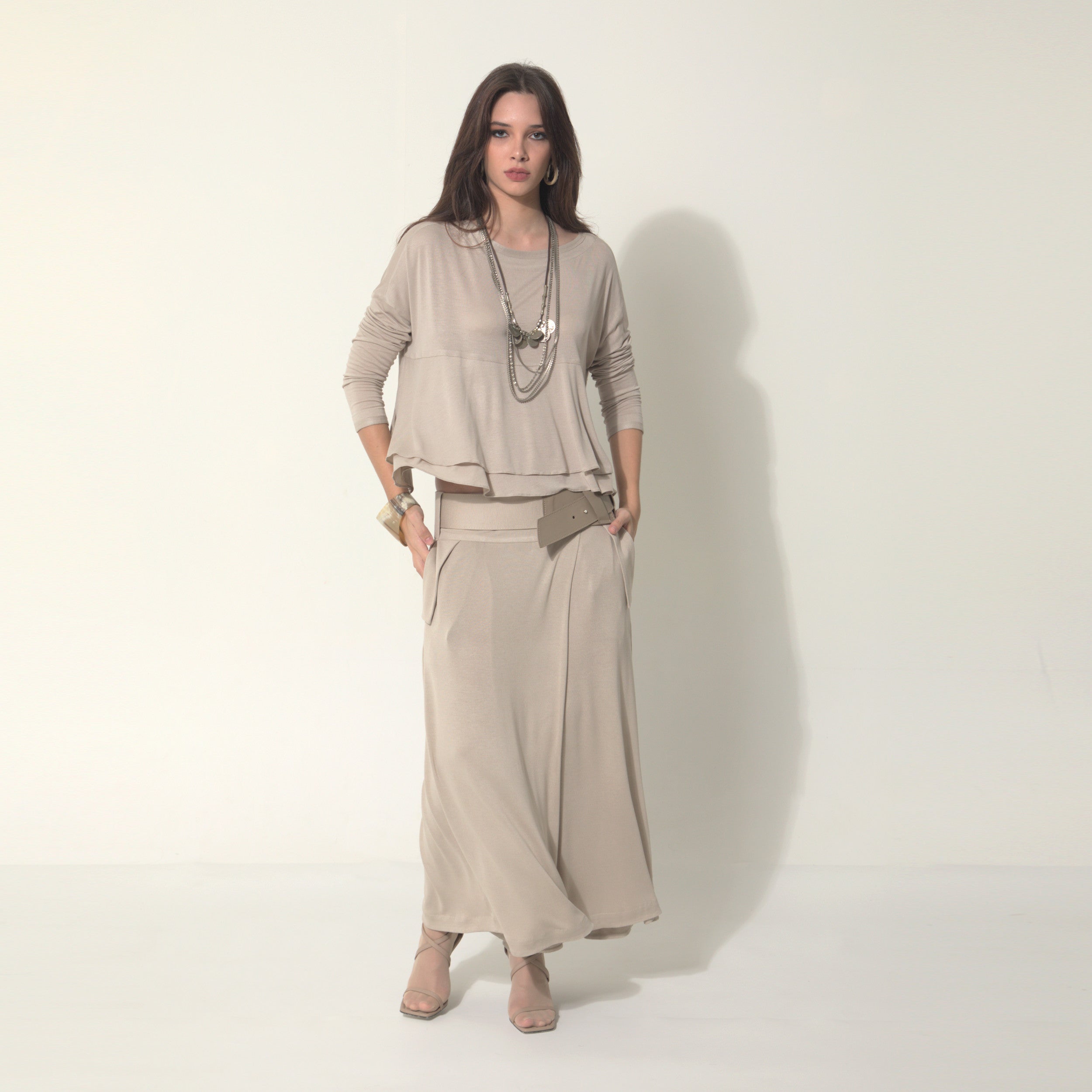 Cleo - Saia-calça de malha com cinto na cor bege Saara