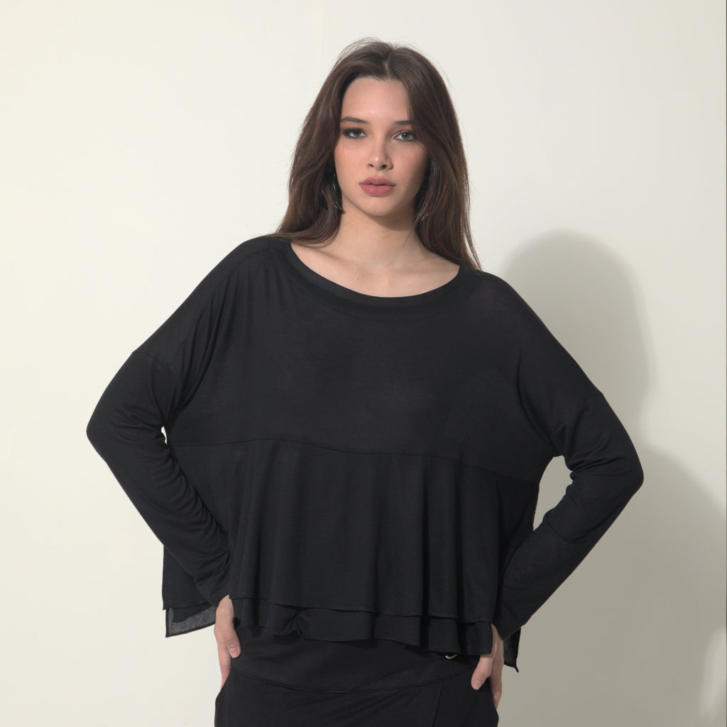 Isla - Blusa boho de malha com babados e manga comprida na cor preta