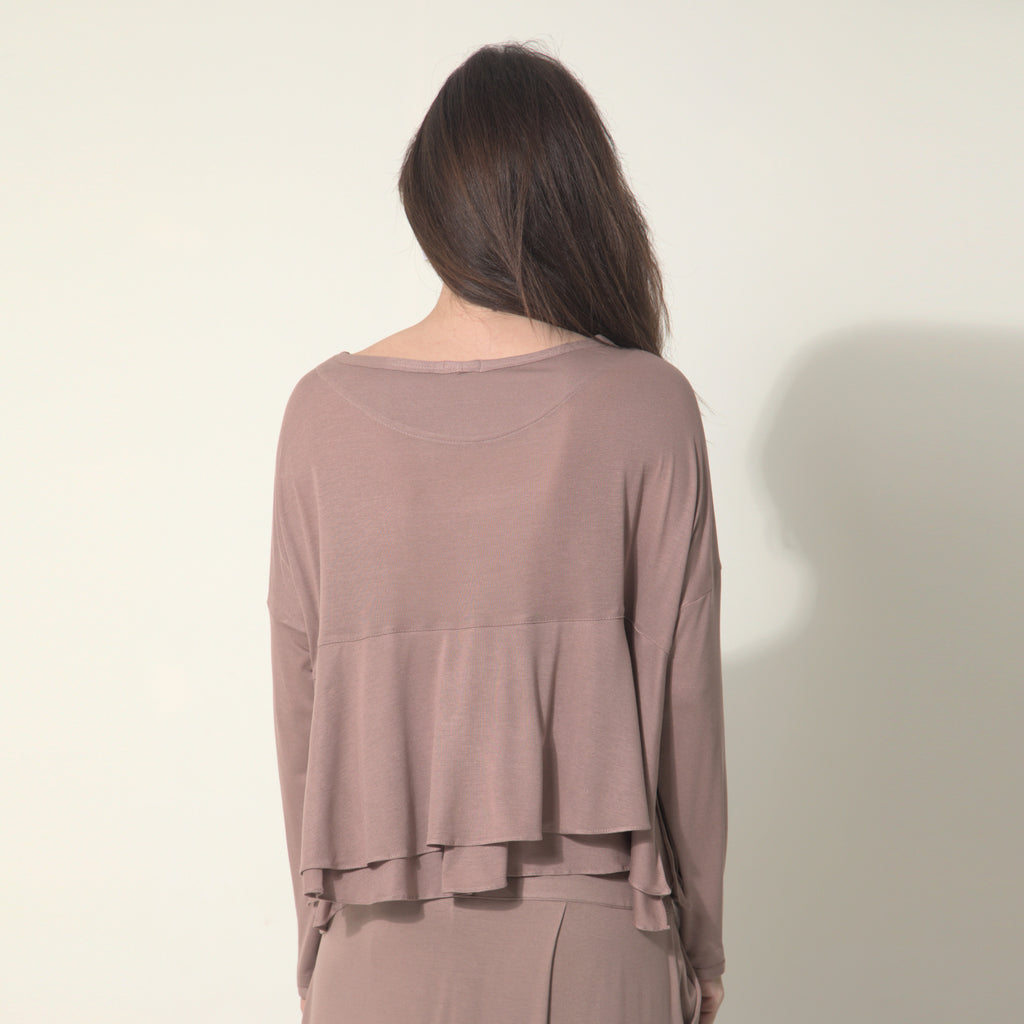 Isla - Blusa boho de malha com babados e manga comprida na cor mocha mousse