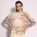 Folhagens - Blusa em malha estampa folhas cor linho e argila