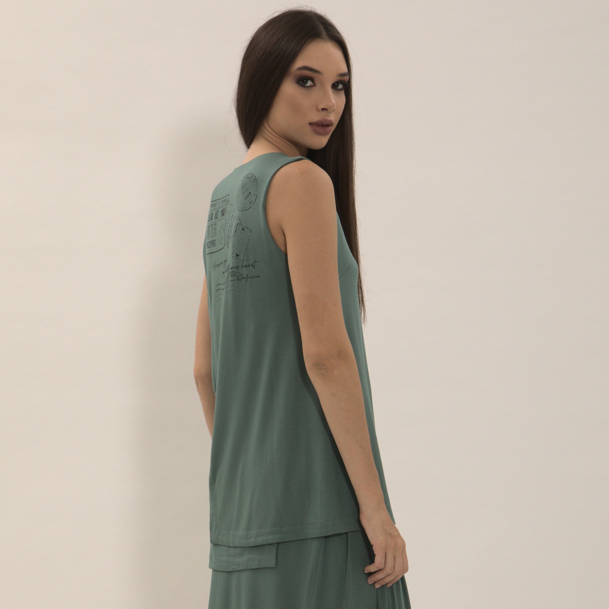 Olivia - Blusa transpassada sem mangas