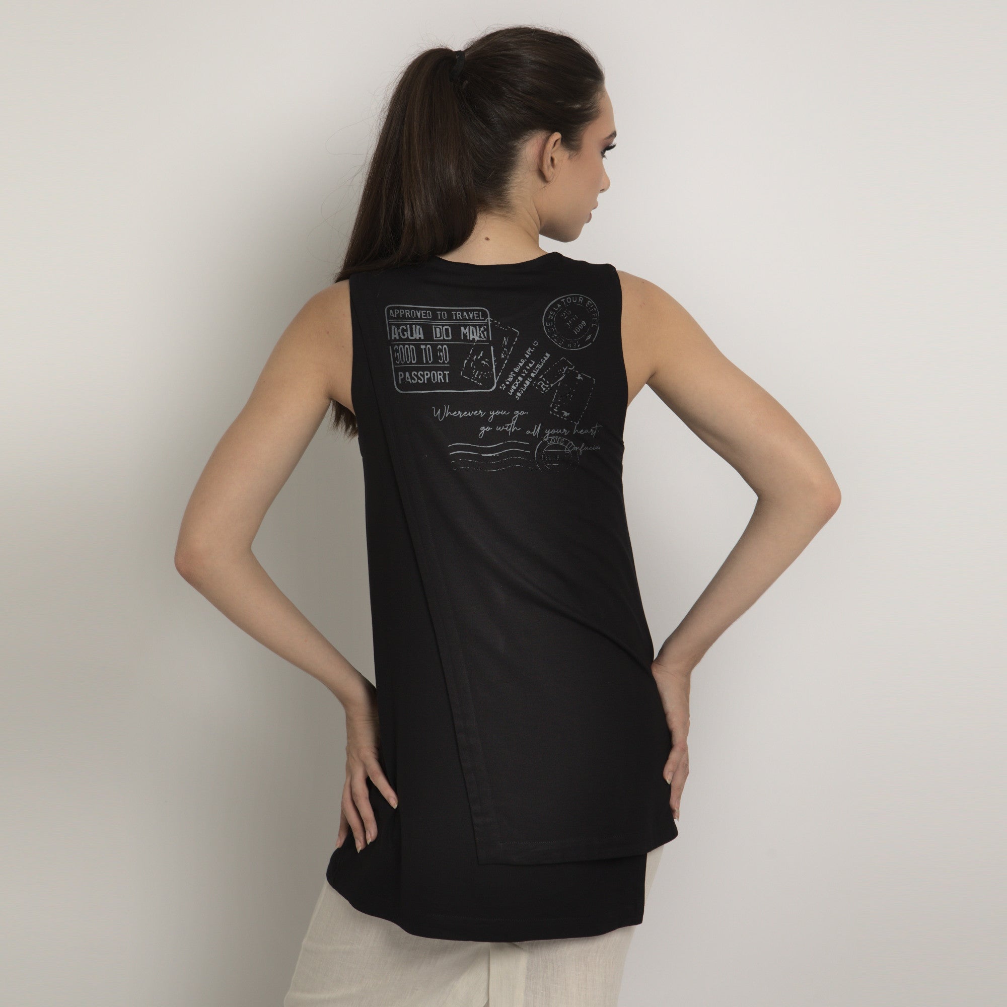 Olivia - Blusa transpassada sem mangas