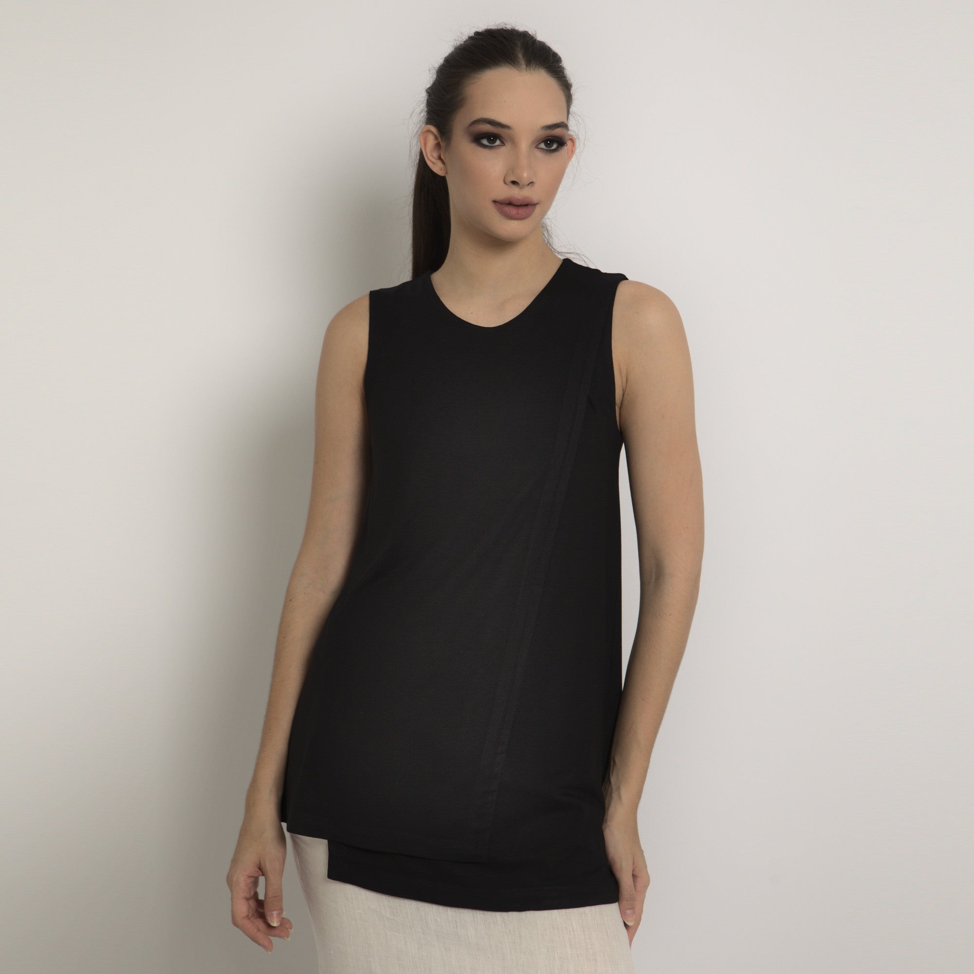 Olivia - Blusa transpassada sem mangas