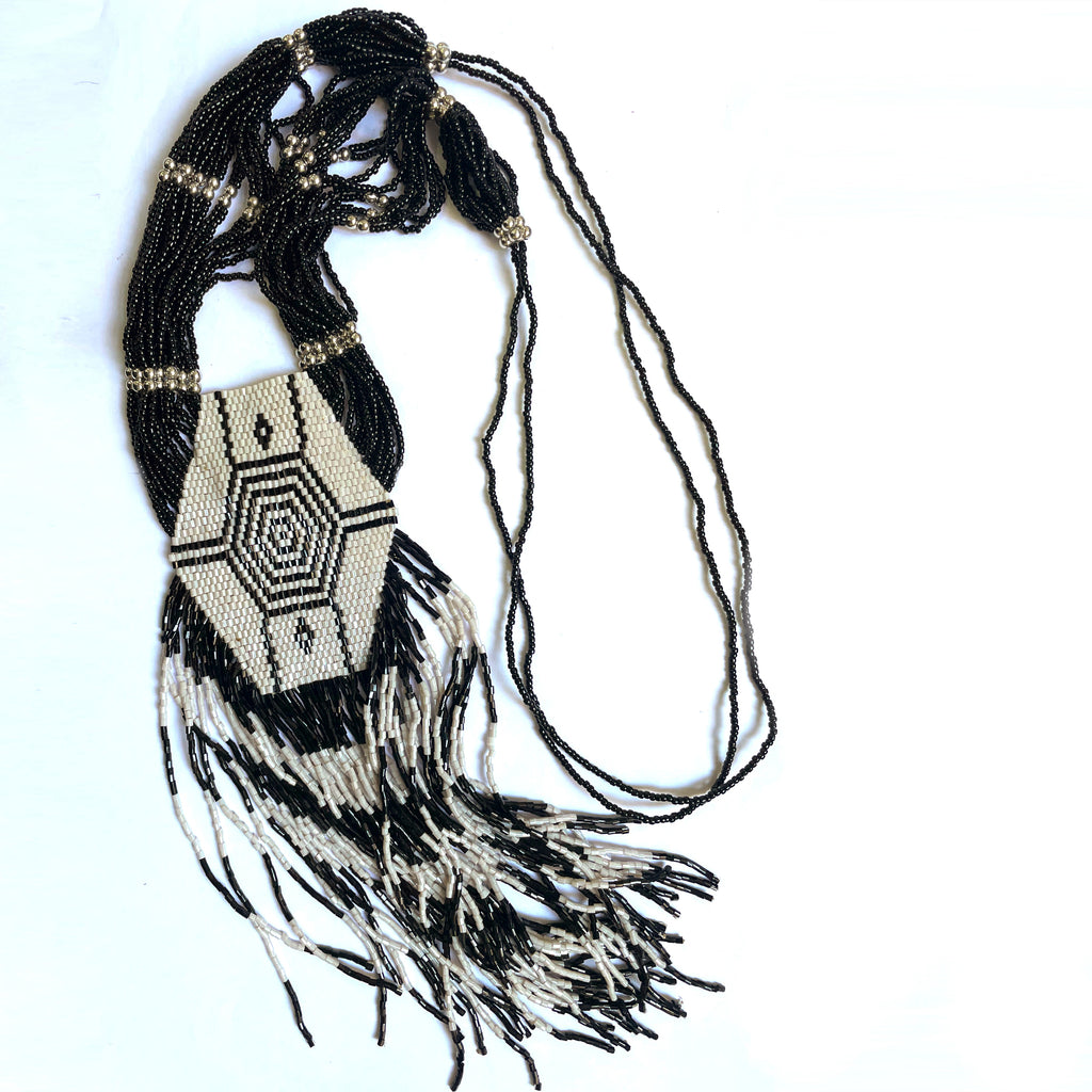 Colar étnico de miçangas