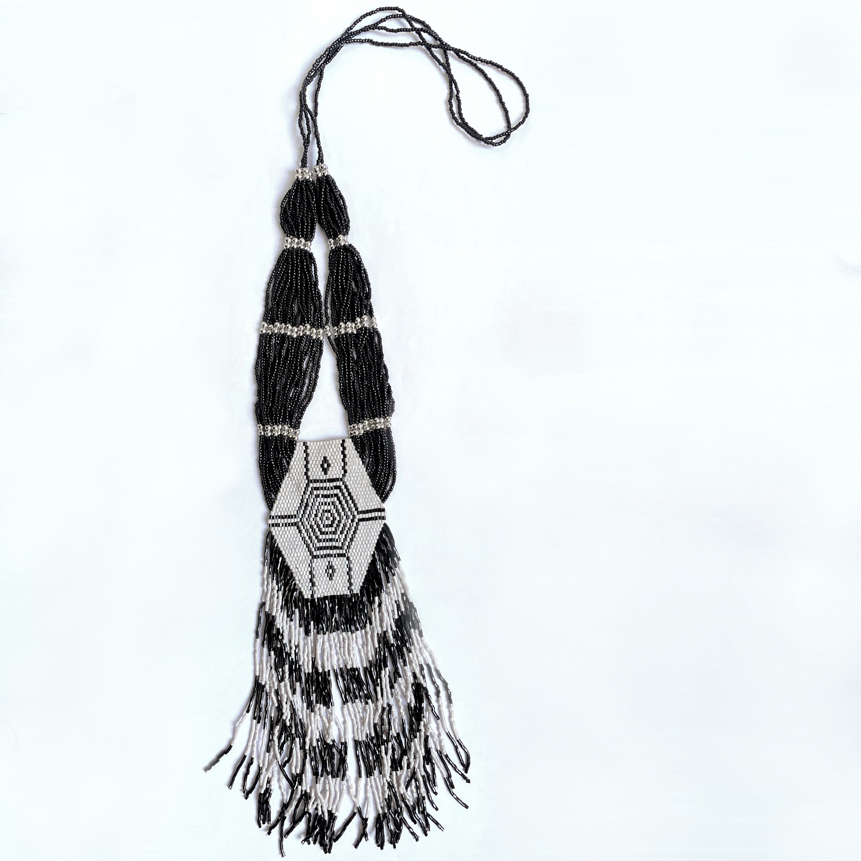 Colar étnico de miçangas