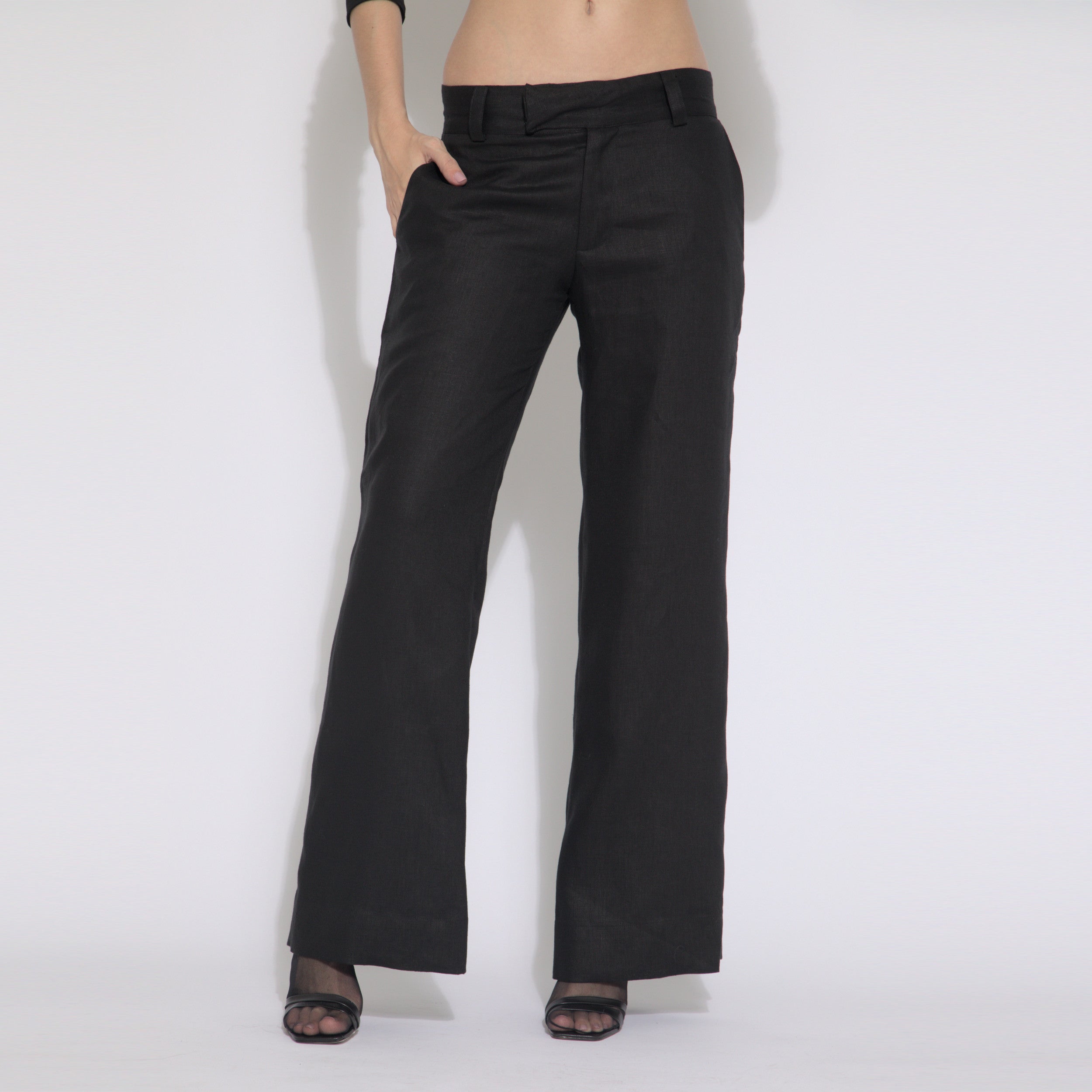 Agatha - Calça boca reta (boot cut) em puro linho