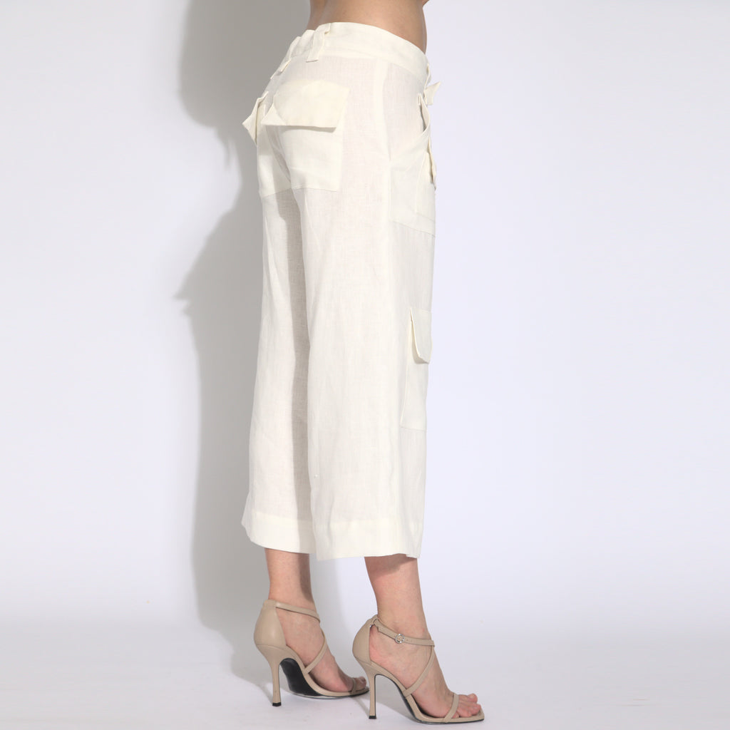 Maya - Calça cargo cropped em puro linho