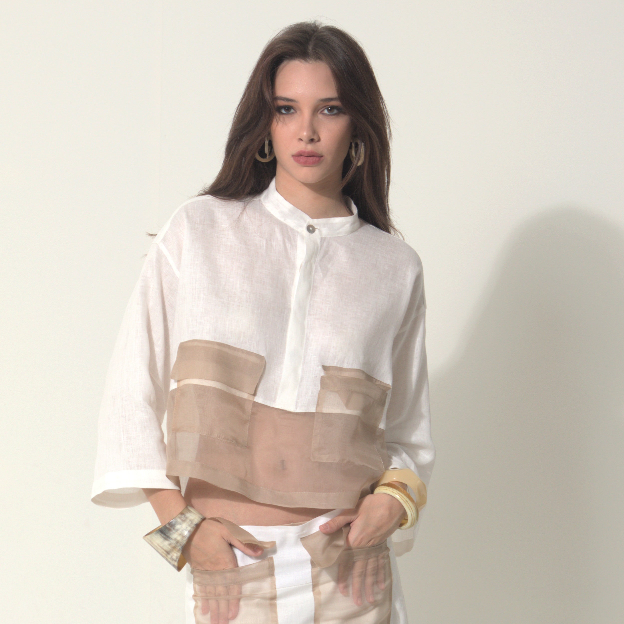 Goah - Camisa em 100% linho com transparencia em organza 100% seda