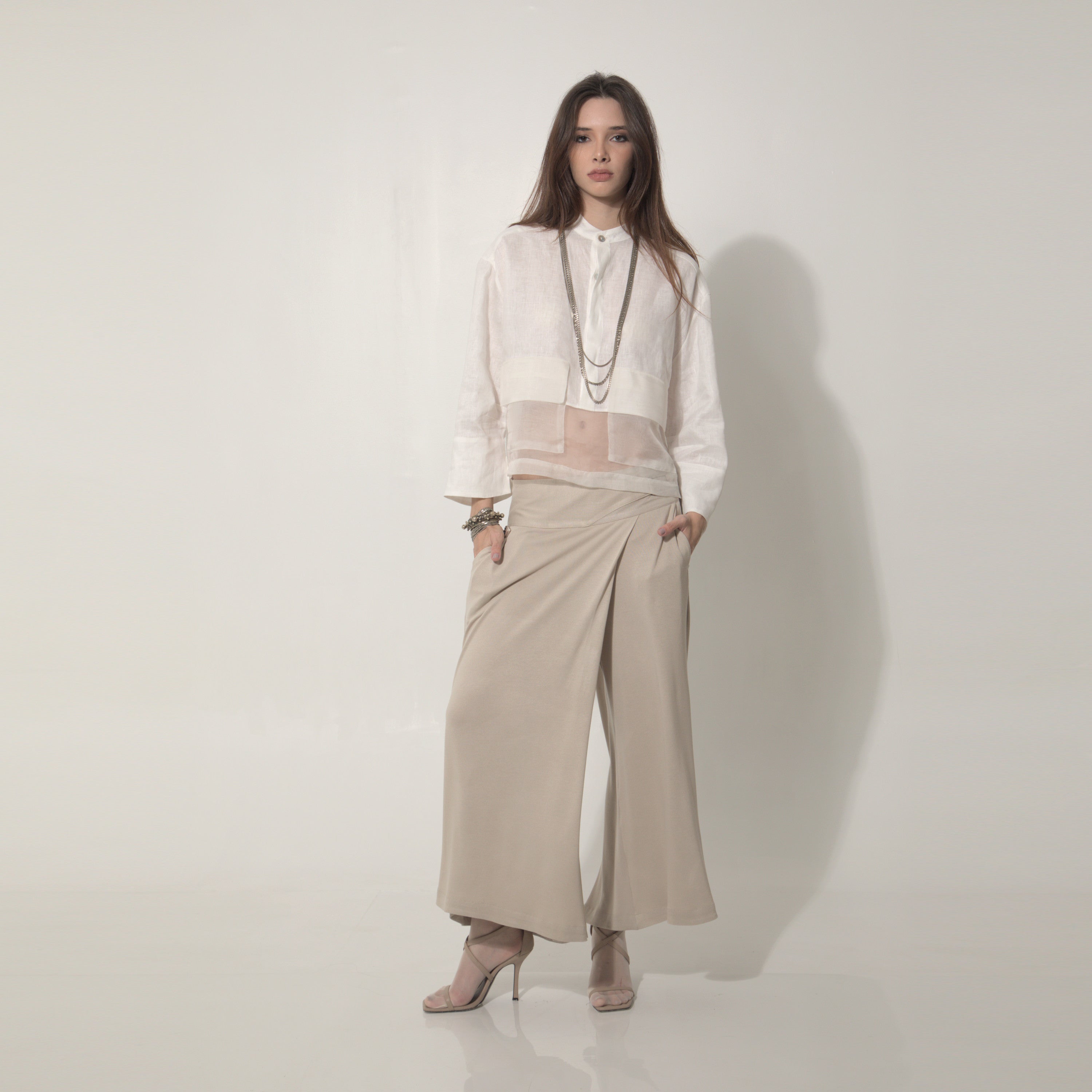 Goah - Camisa em 100% linho com transparencia em organza 100% seda