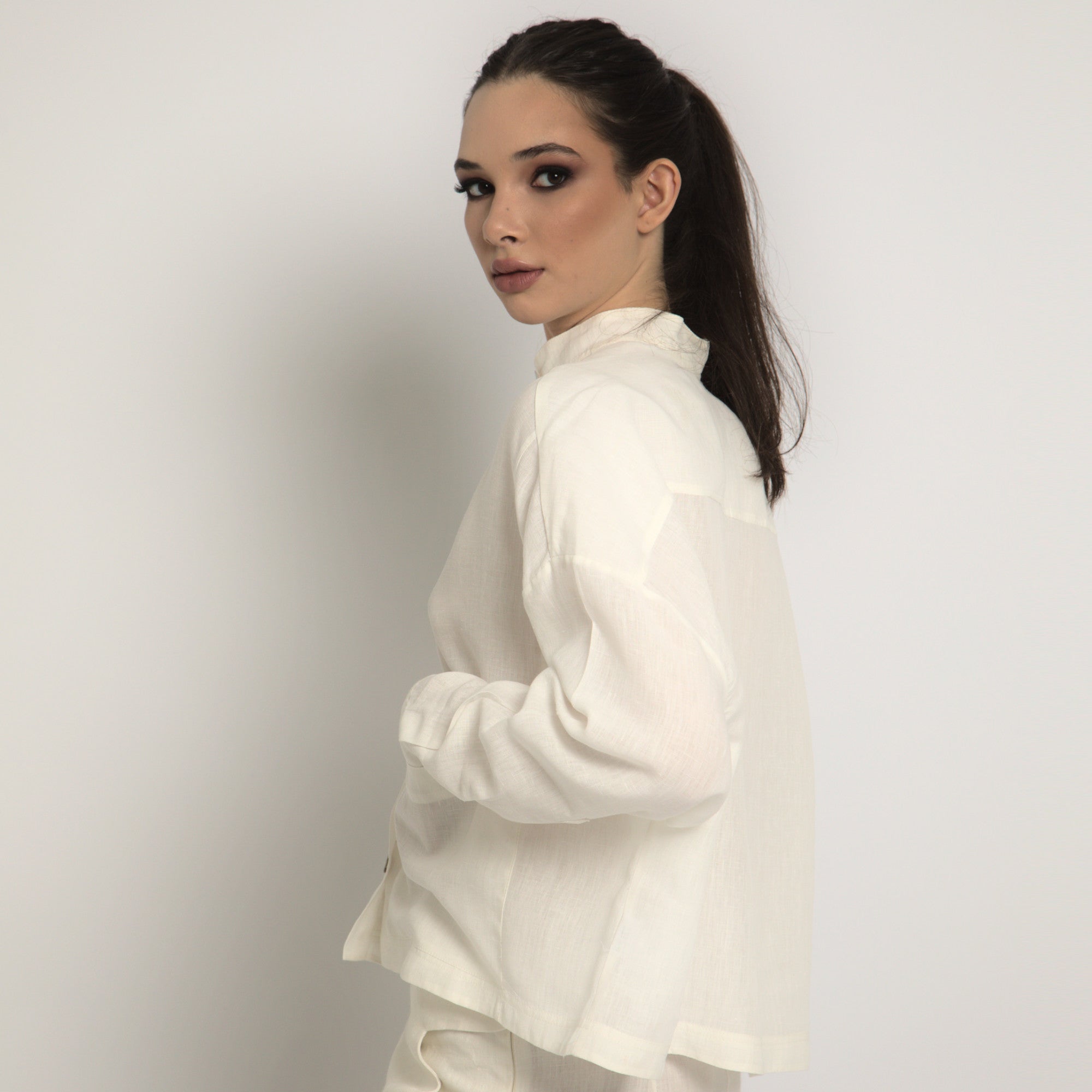 Kamala - Camisa em linho natural indiano