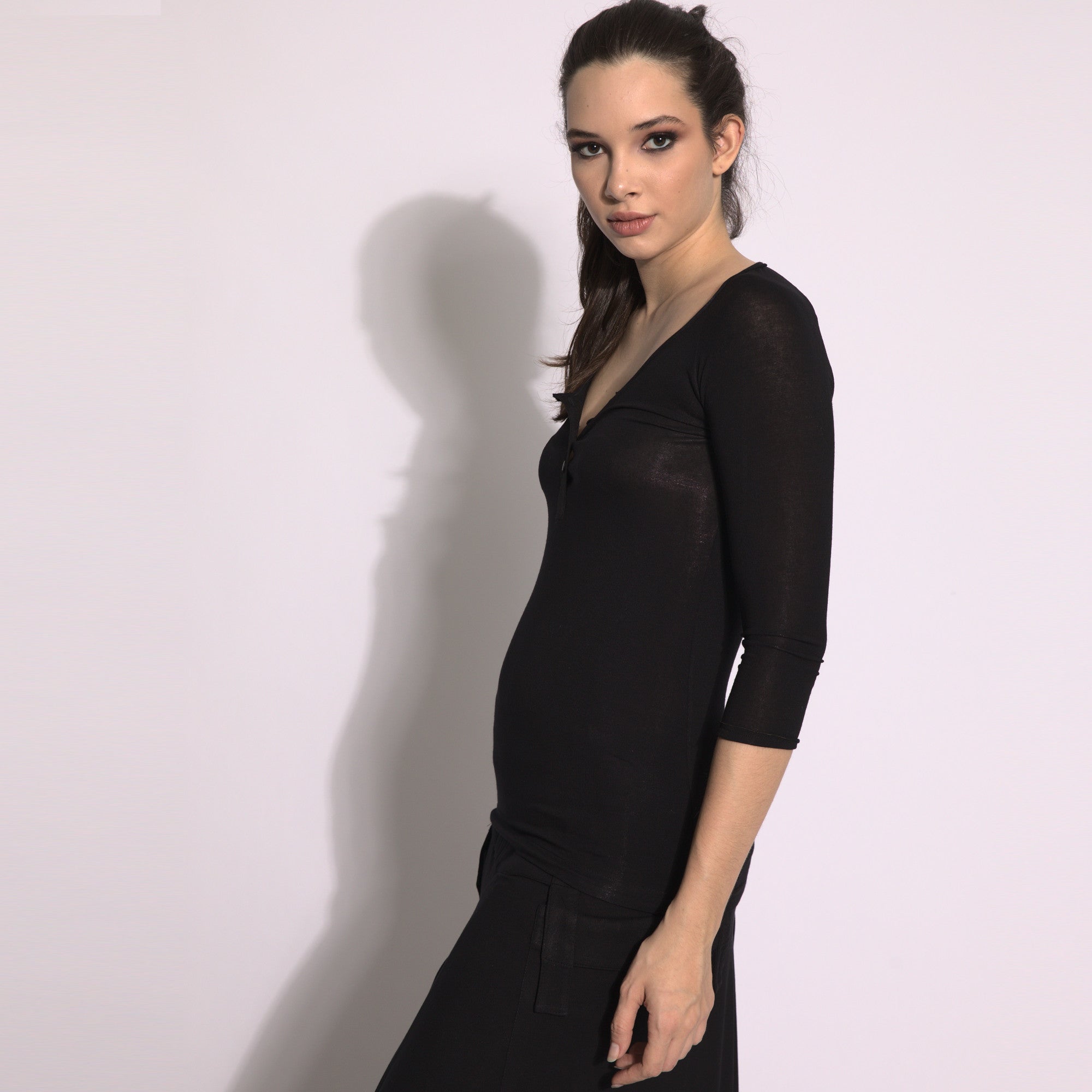 Amelia - Top básico manga 3/4 decote com botões