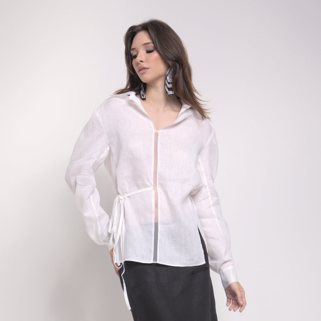 Capri - Camisa em 100% linho com transparencia em organza 100% seda