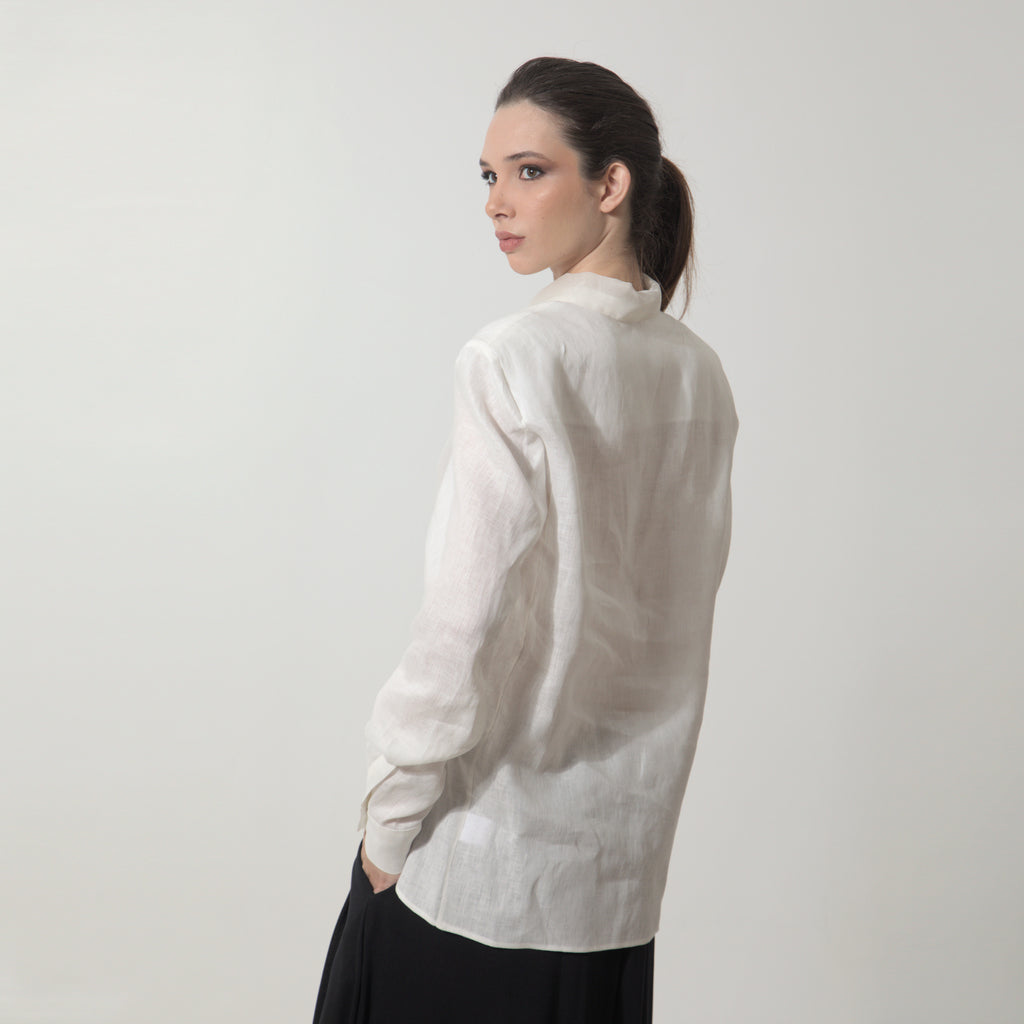 Capri - Camisa em 100% linho com transparencia em organza 100% seda