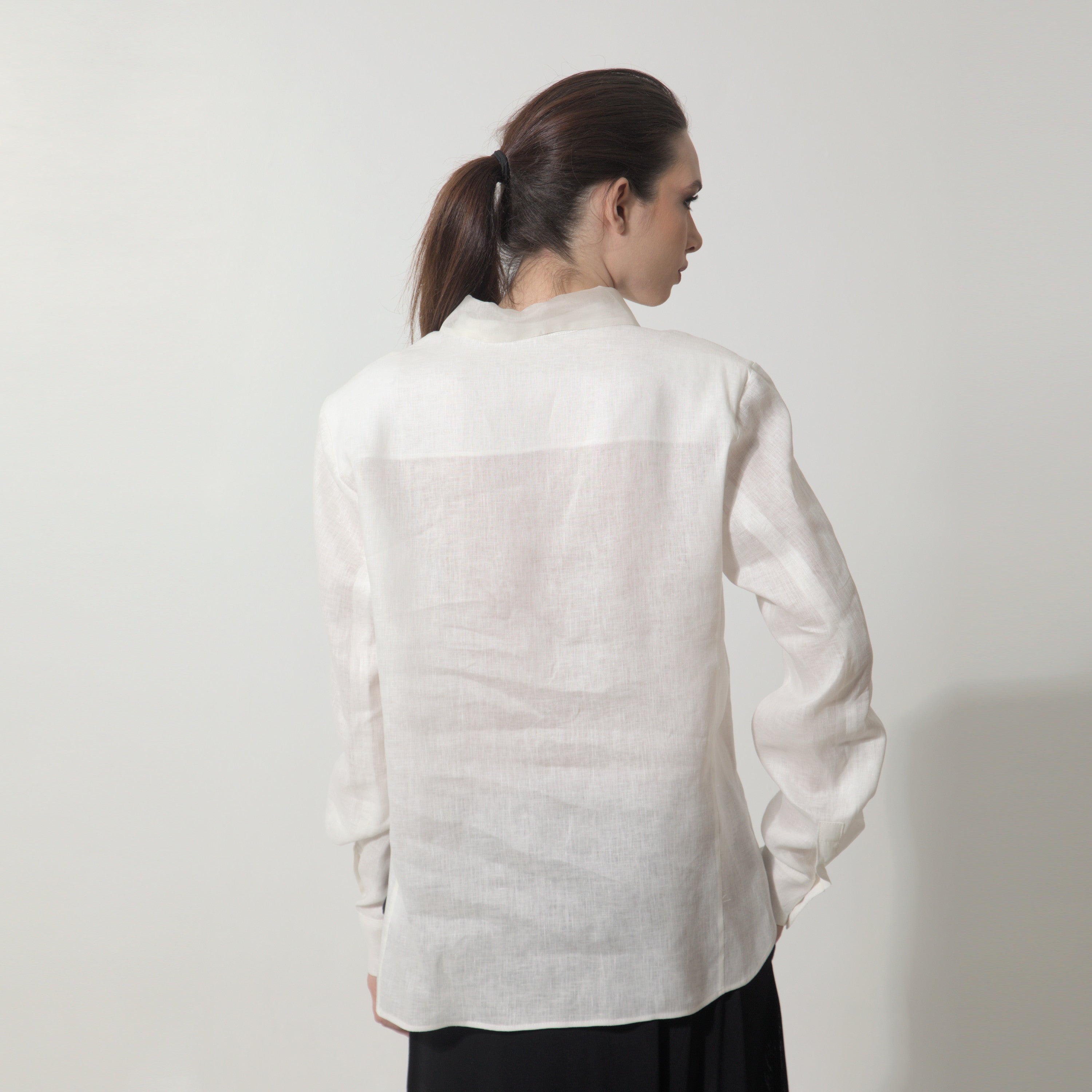 Capri - Camisa em 100% linho com transparencia em organza 100% seda