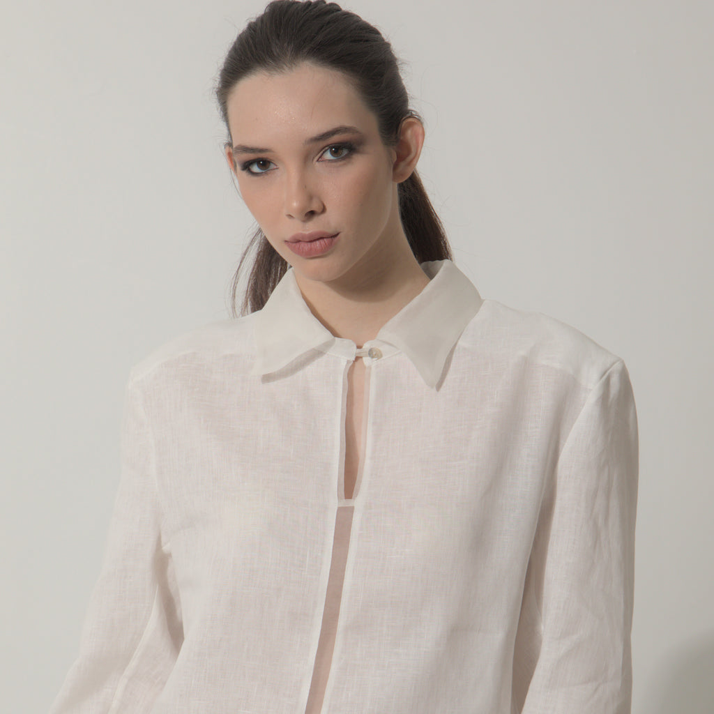 Capri - Camisa em 100% linho com transparencia em organza 100% seda