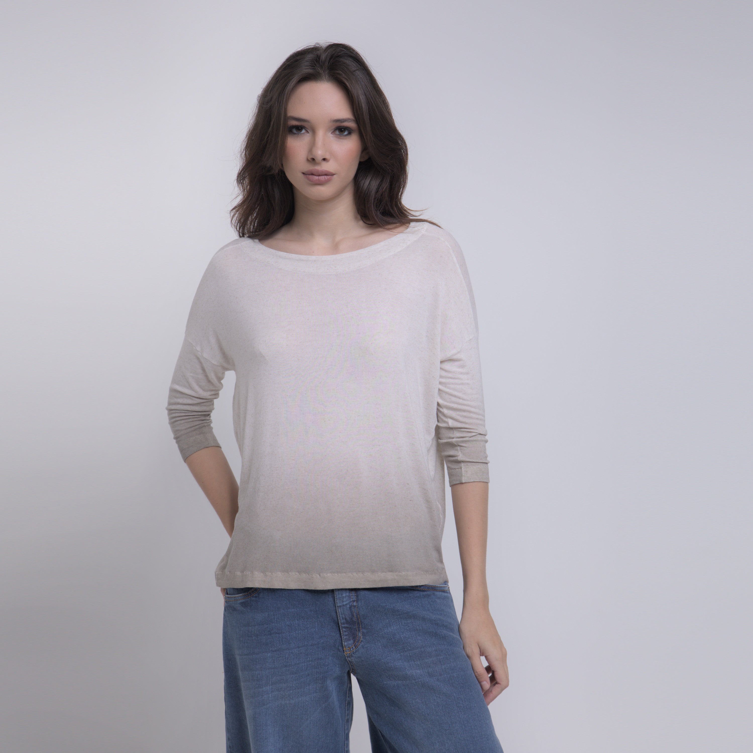 Iris - Blusa de malha degradê com mangas 3/4, off-white e cáqui