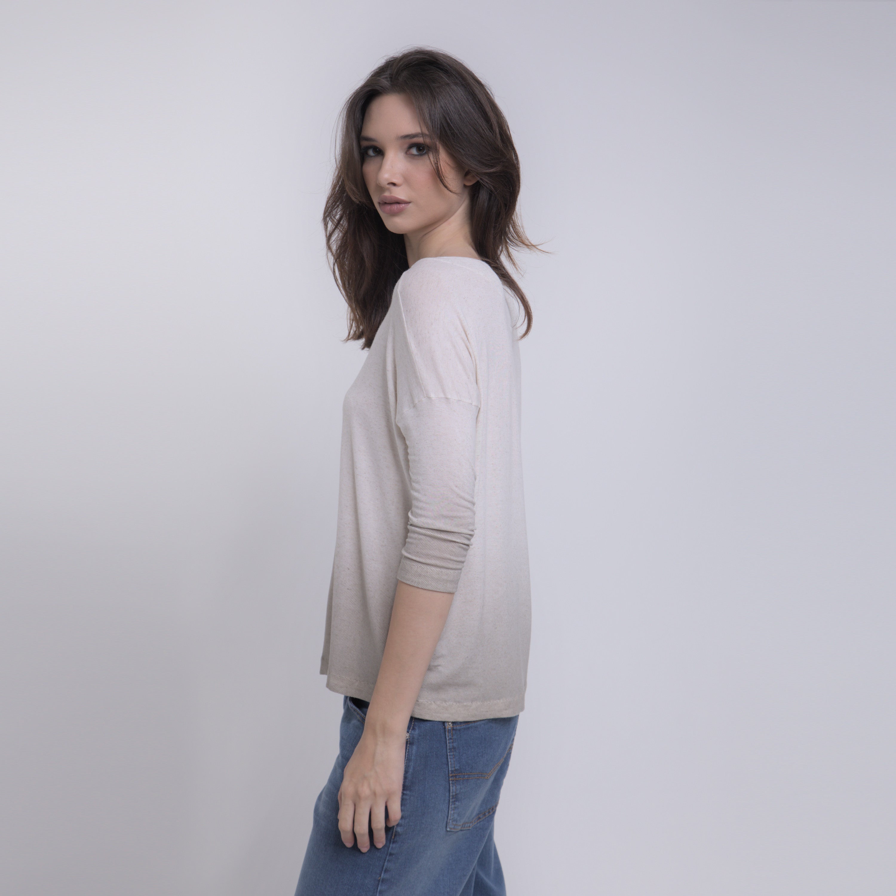 Iris - Blusa de malha degradê com mangas 3/4, off-white e cáqui