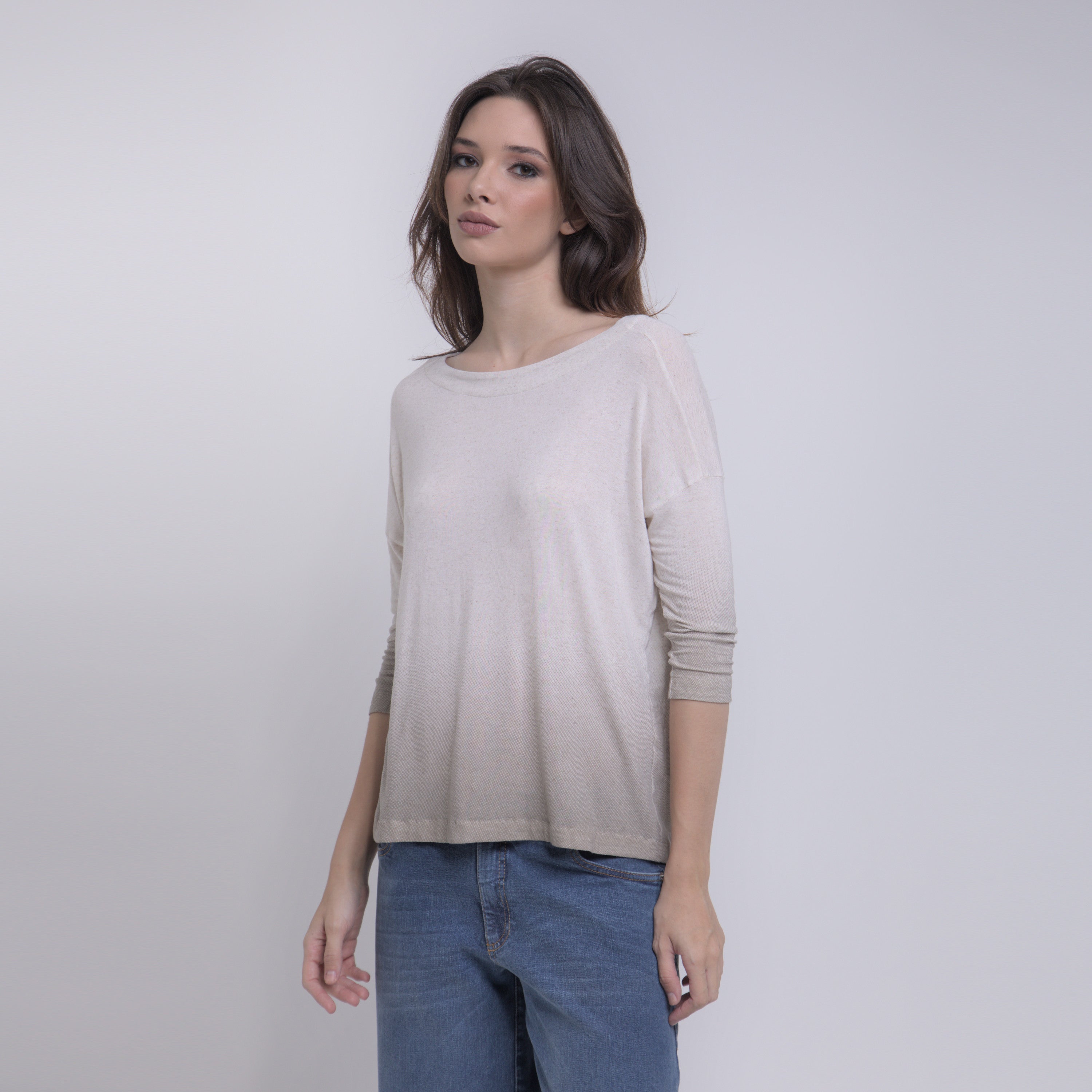 Iris - Blusa de malha degradê com mangas 3/4, off-white e cáqui