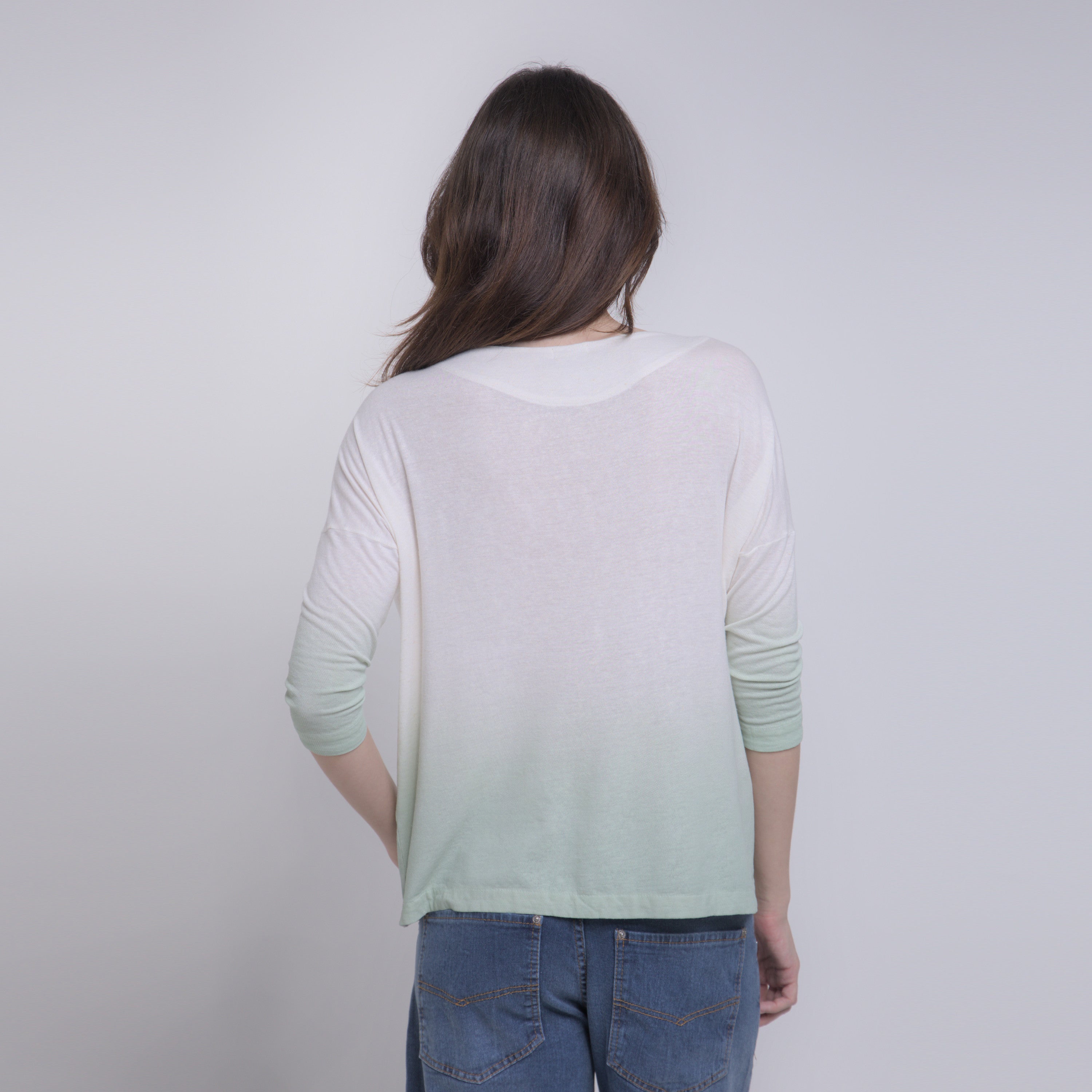 Iris - Blusa de malha degradê com mangas 3/4, off-white e verde
