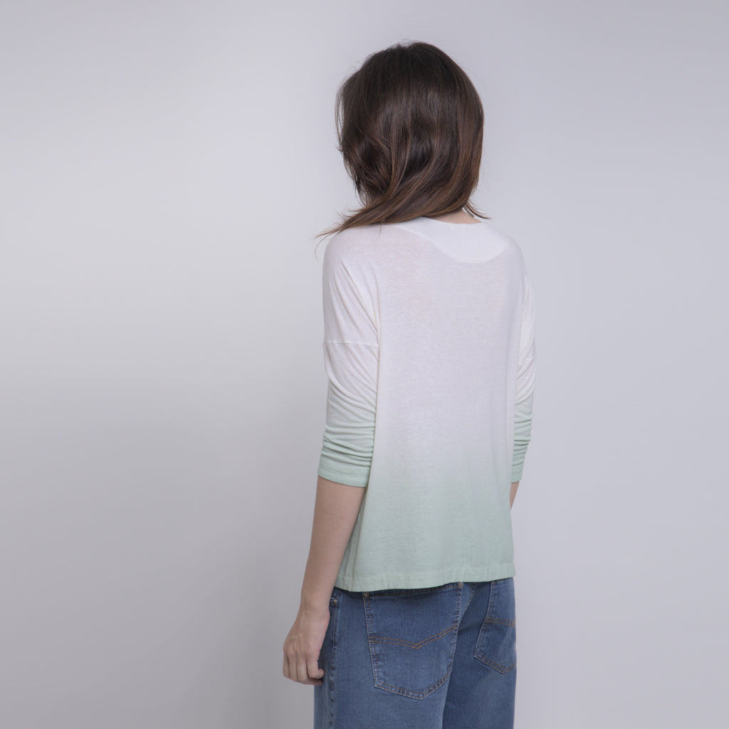 Iris - Blusa de malha degradê com mangas 3/4, off-white e verde