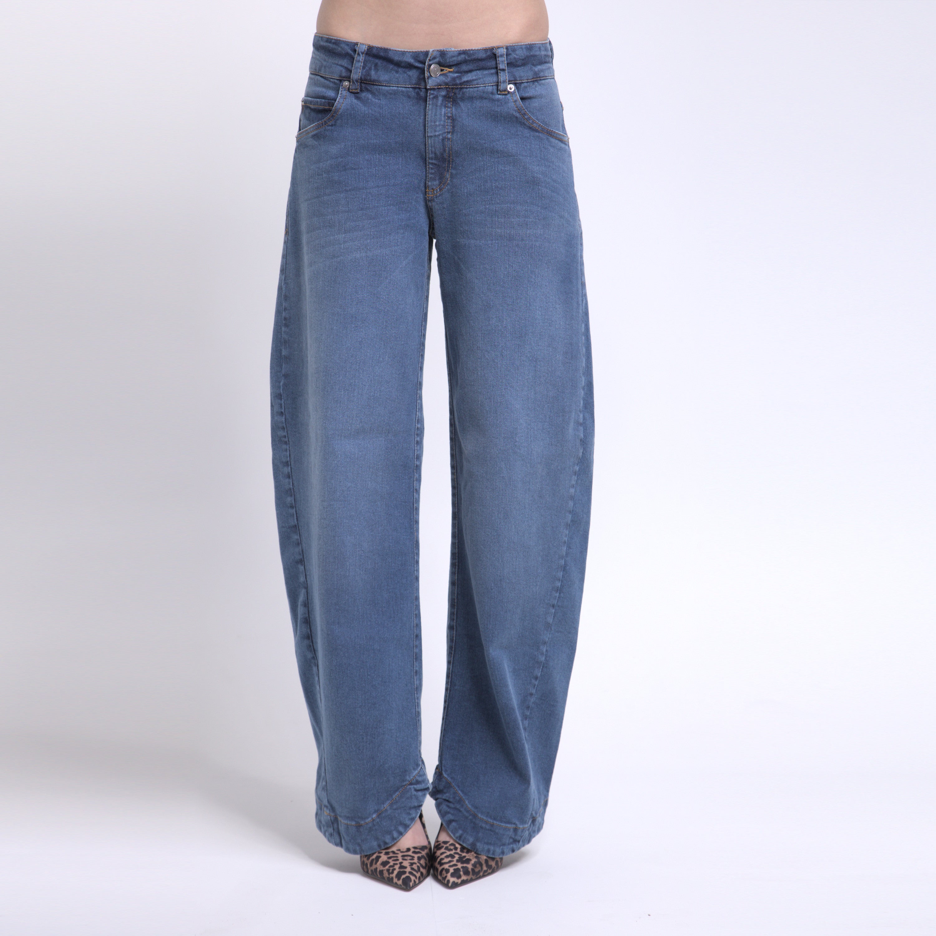 Lara - Calça jeans barrel cut #melhorjeansquejausei