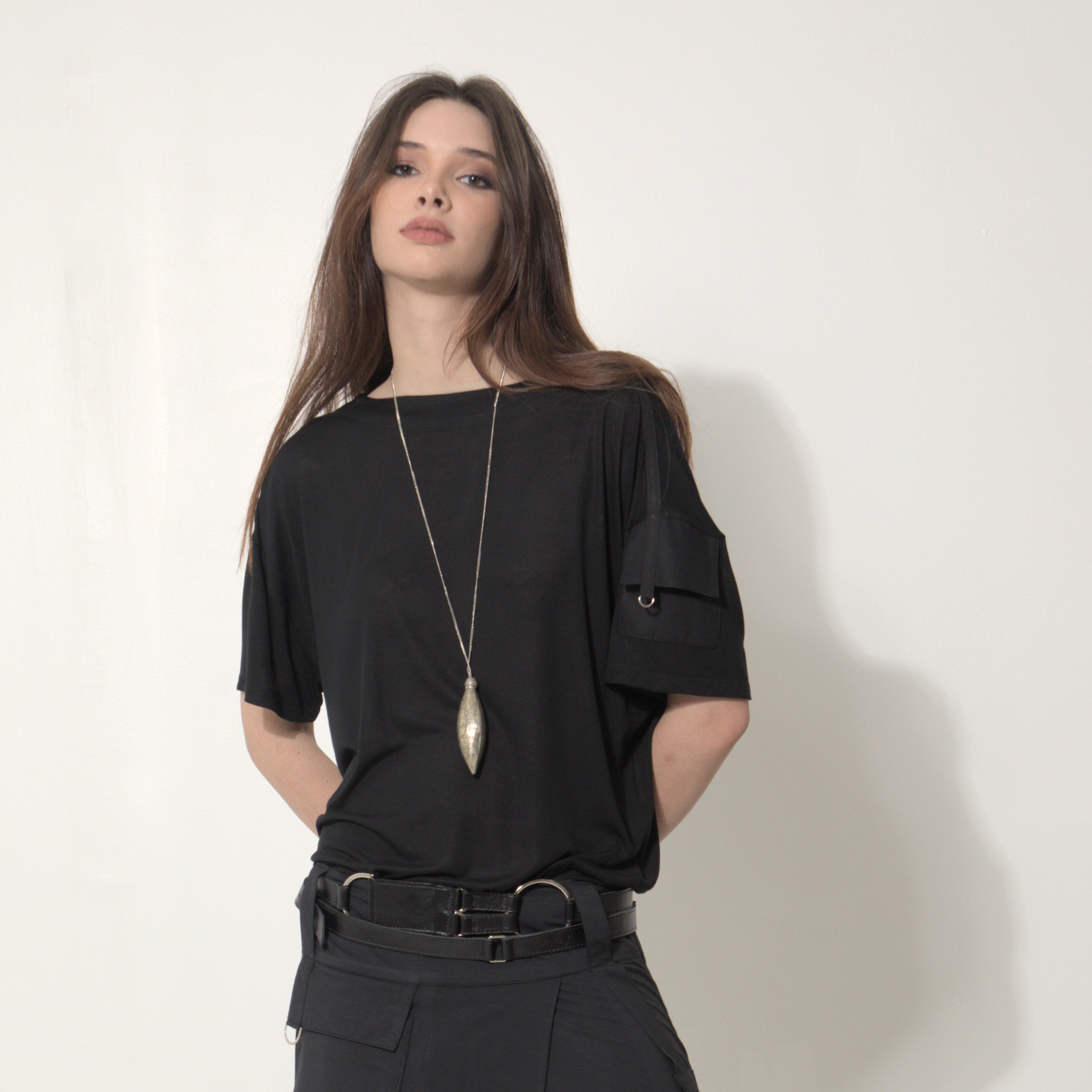 Kate - Blusa em malha com bolsinho na manga