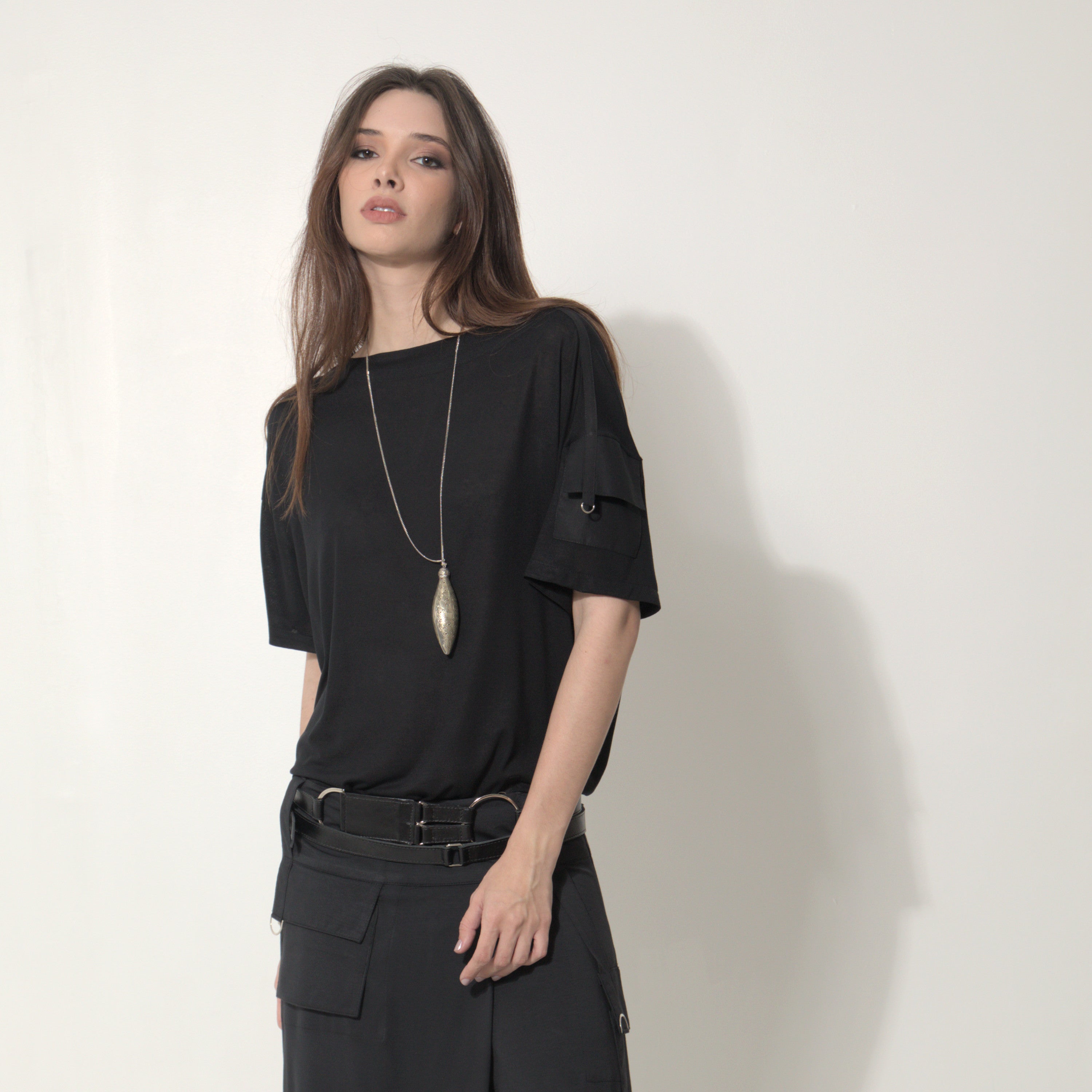 Kate - Blusa em malha com bolsinho na manga
