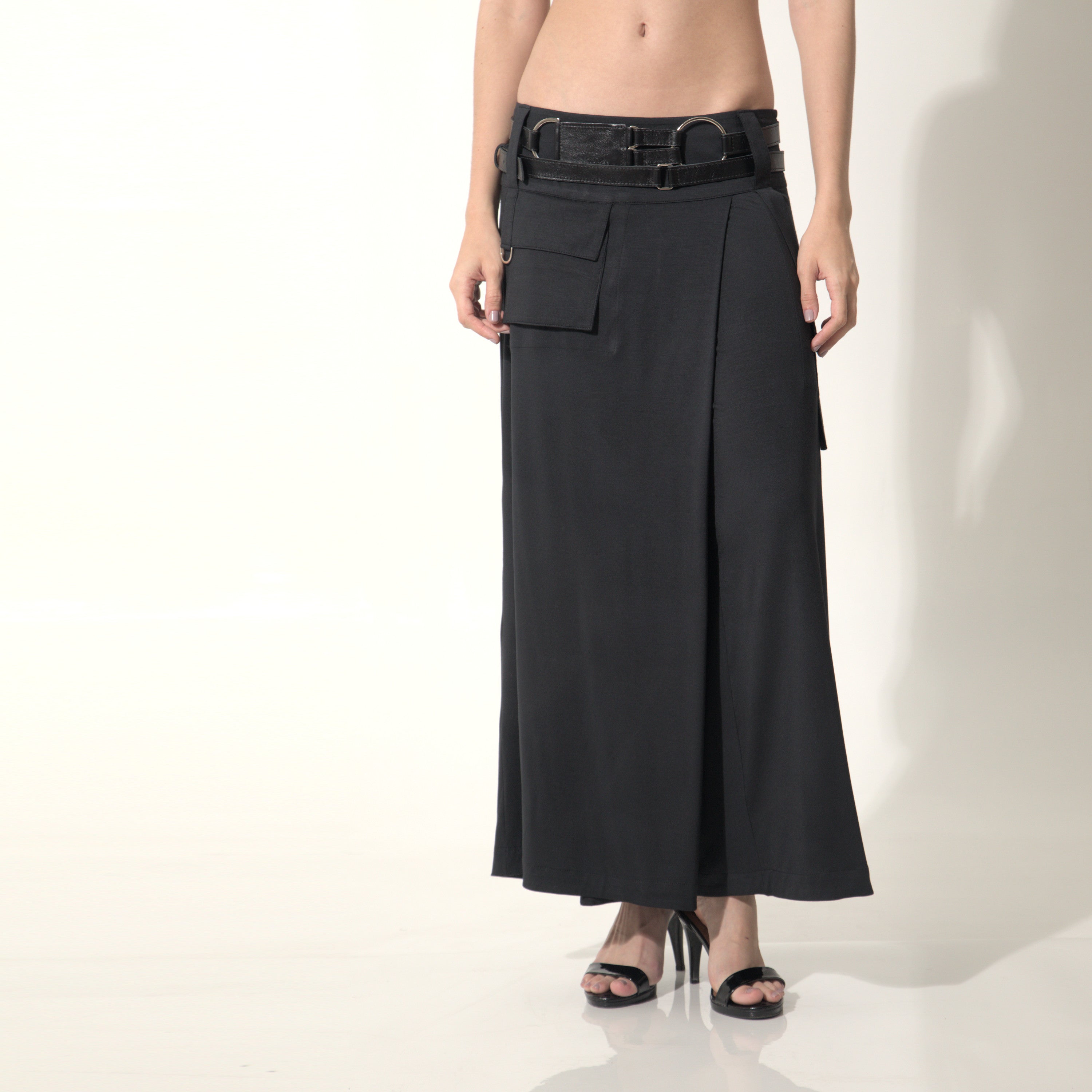 Louise - Saia-calça cargo de malha com cinto de couro