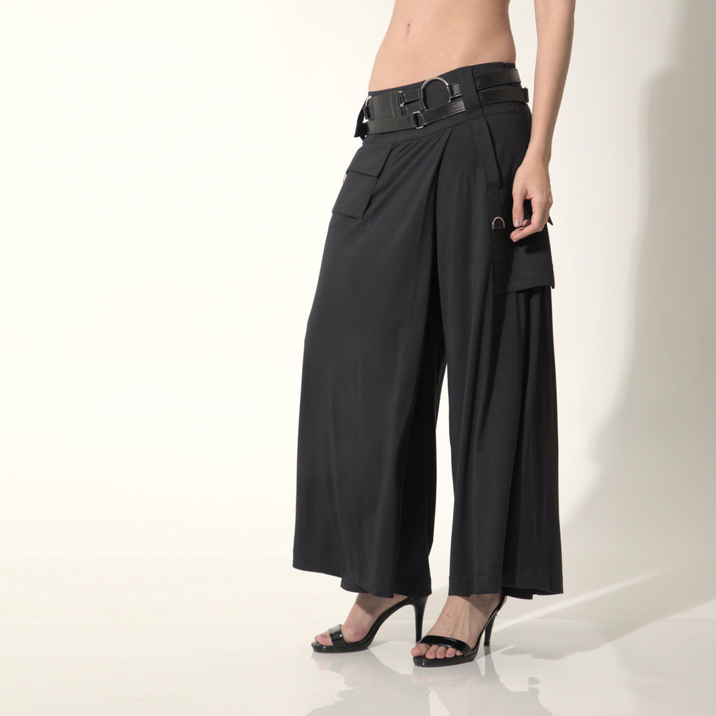 Louise - Saia-calça cargo de malha com cinto de couro