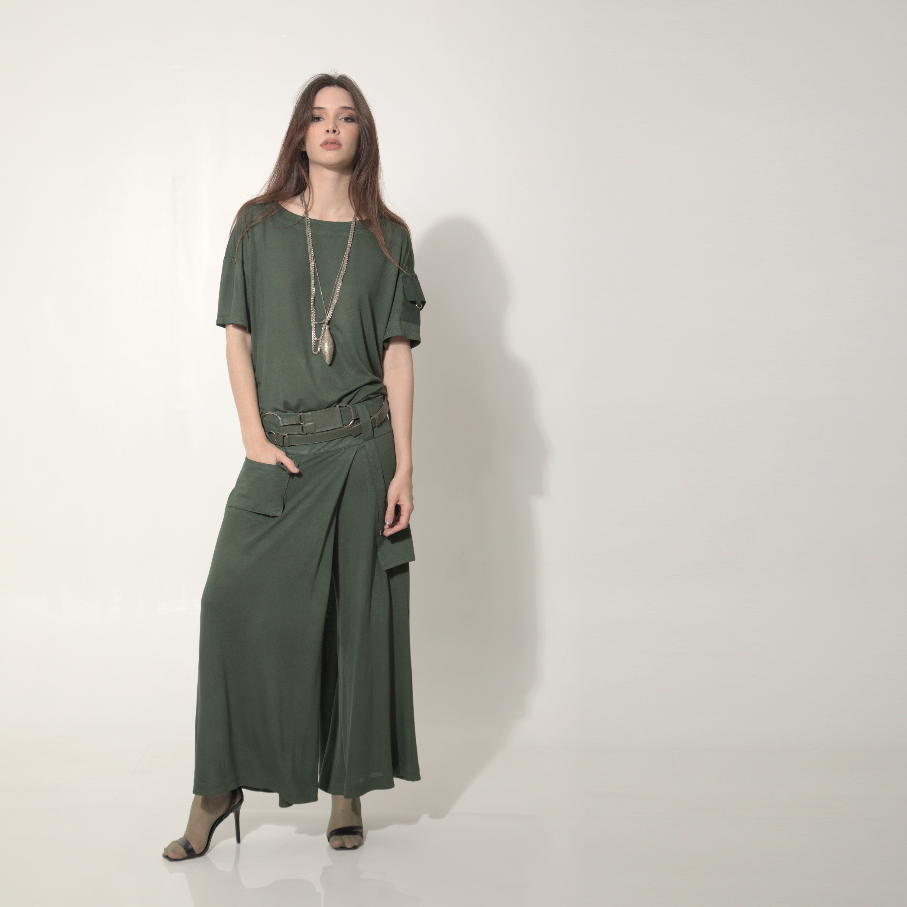 Louise - Saia-calça cargo de malha com cinto de couro