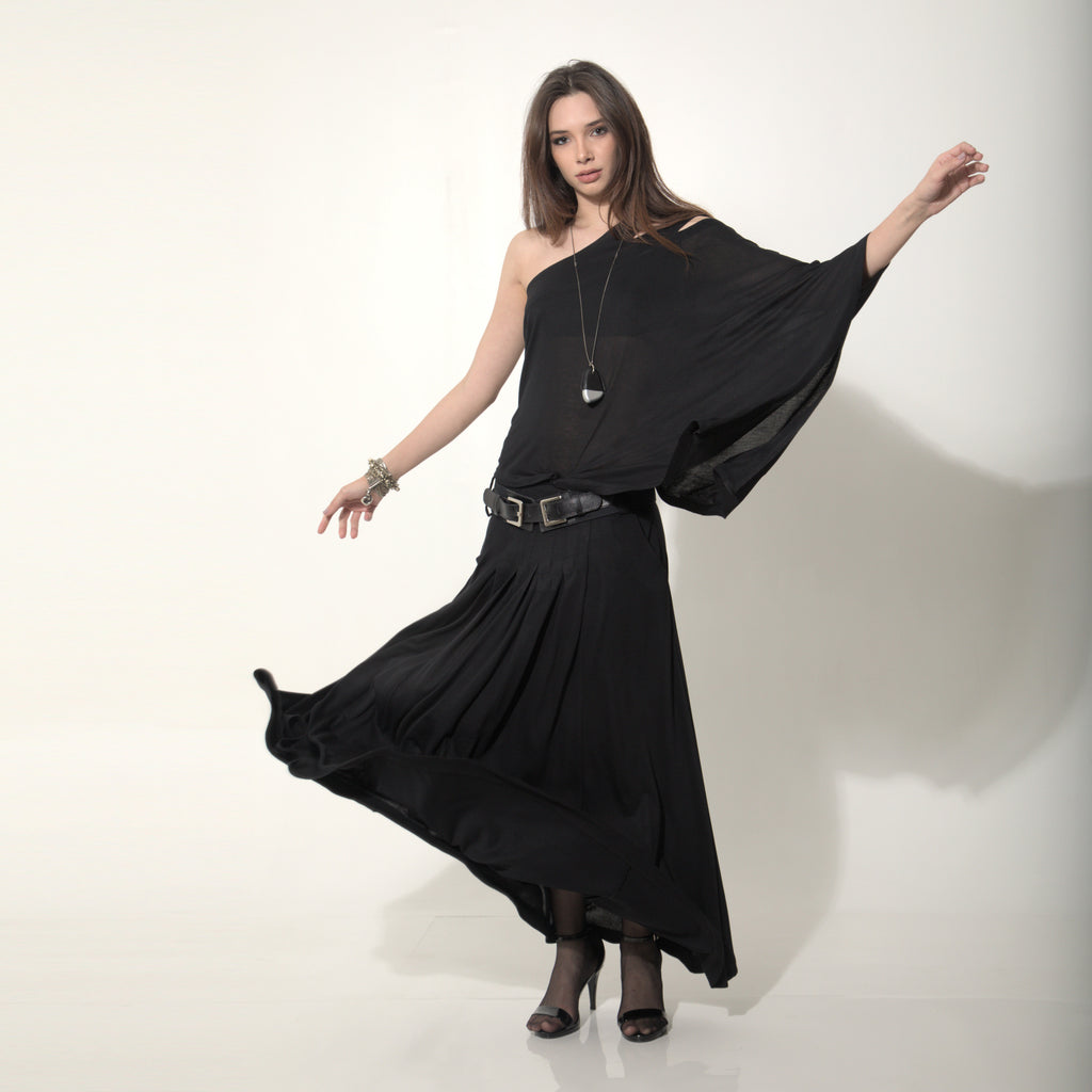 Lyla - Saia maxi de malha com pregas e cinto de couro na cor preta