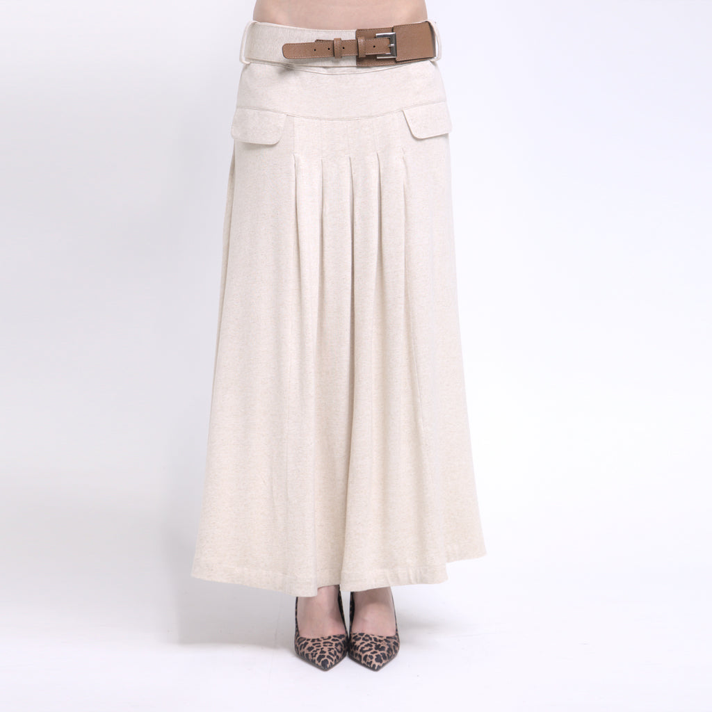 Phoebe - Saia maxi de malha com pregas e cinto de couro na cor linho natural