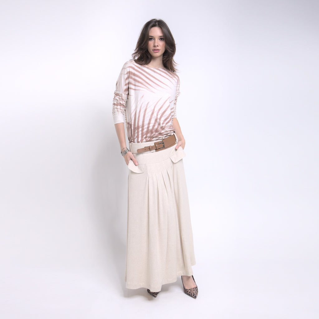 Phoebe - Saia maxi de malha com pregas e cinto de couro na cor linho natural