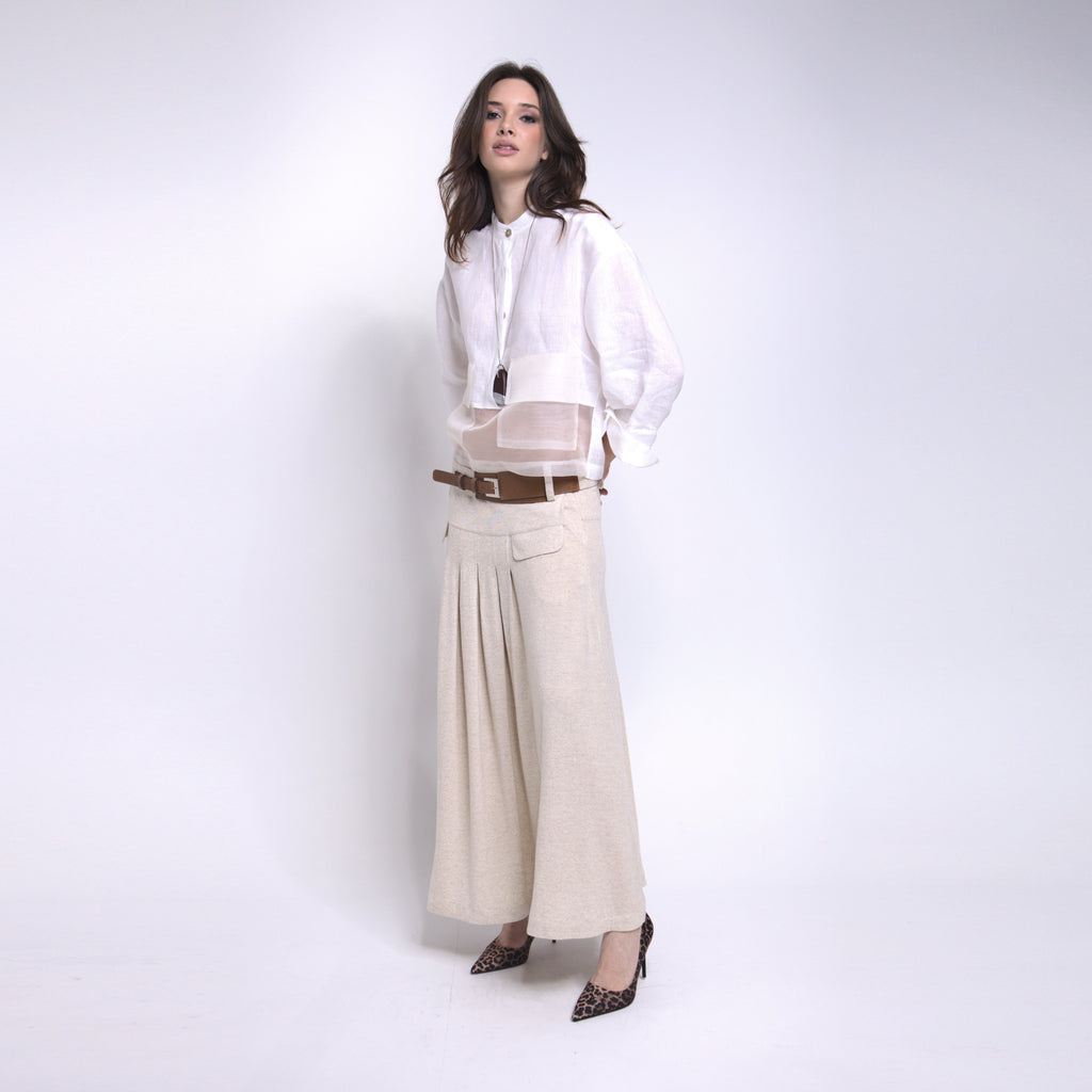 Phoebe - Saia maxi de malha com pregas e cinto de couro na cor linho natural
