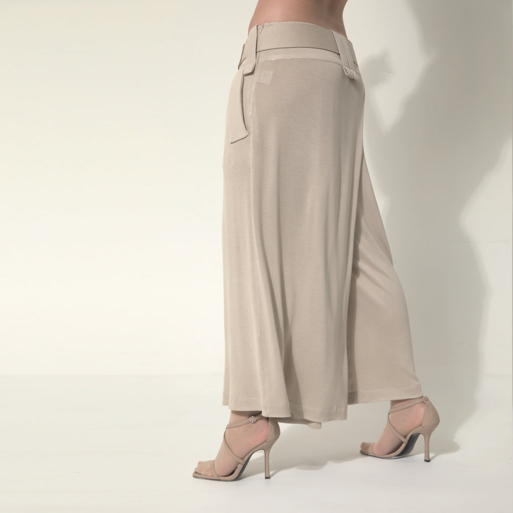 Cleo - Saia-calça de malha com cinto na cor bege Saara