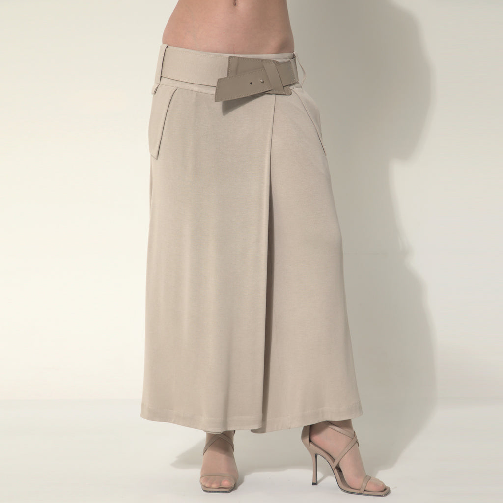 Cleo - Saia-calça de malha com cinto na cor bege Saara