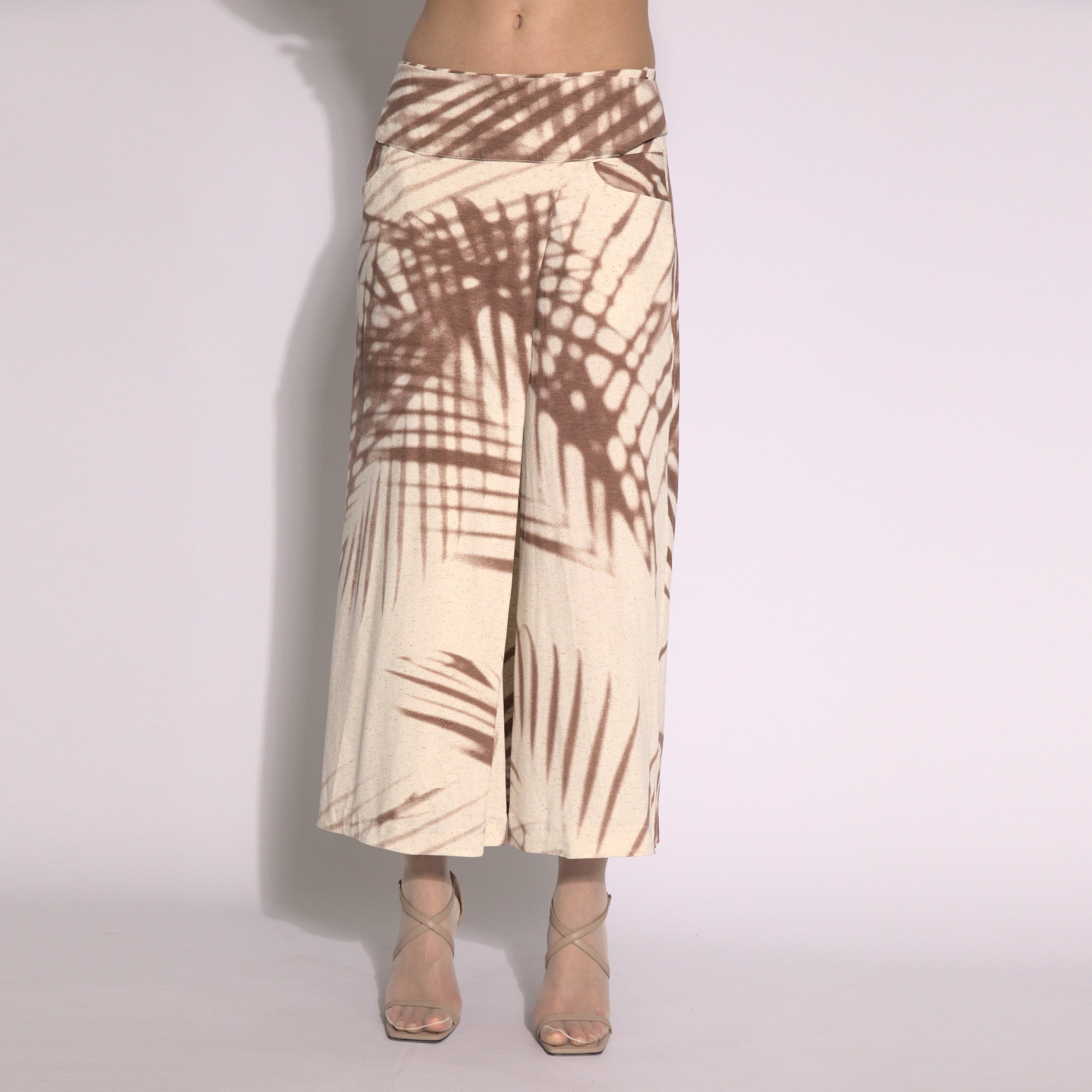 Folhagens - Saia-calça em malha estampada cor linho e argila