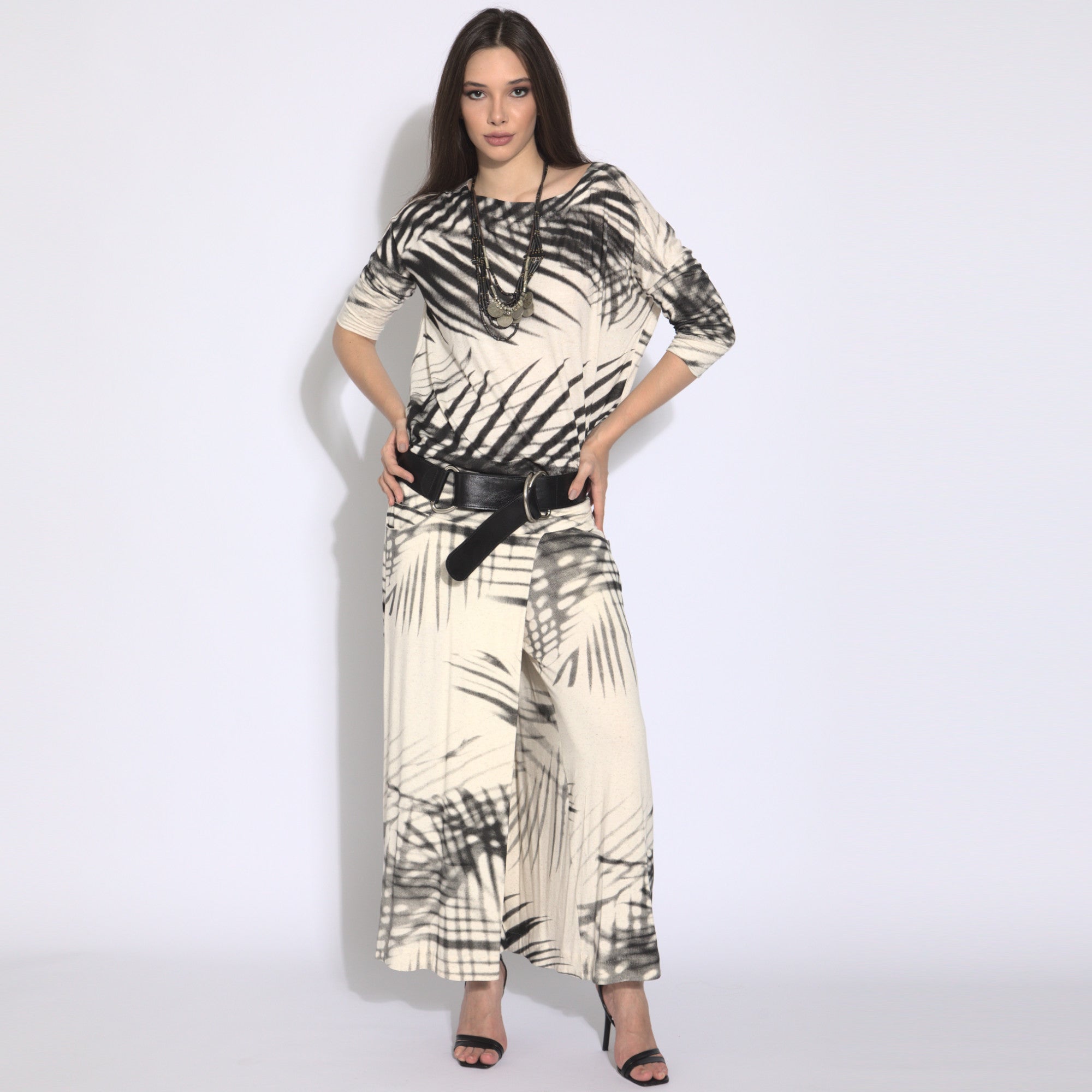 Folhagens - Saia-calça em malha estampada cor linho e preto