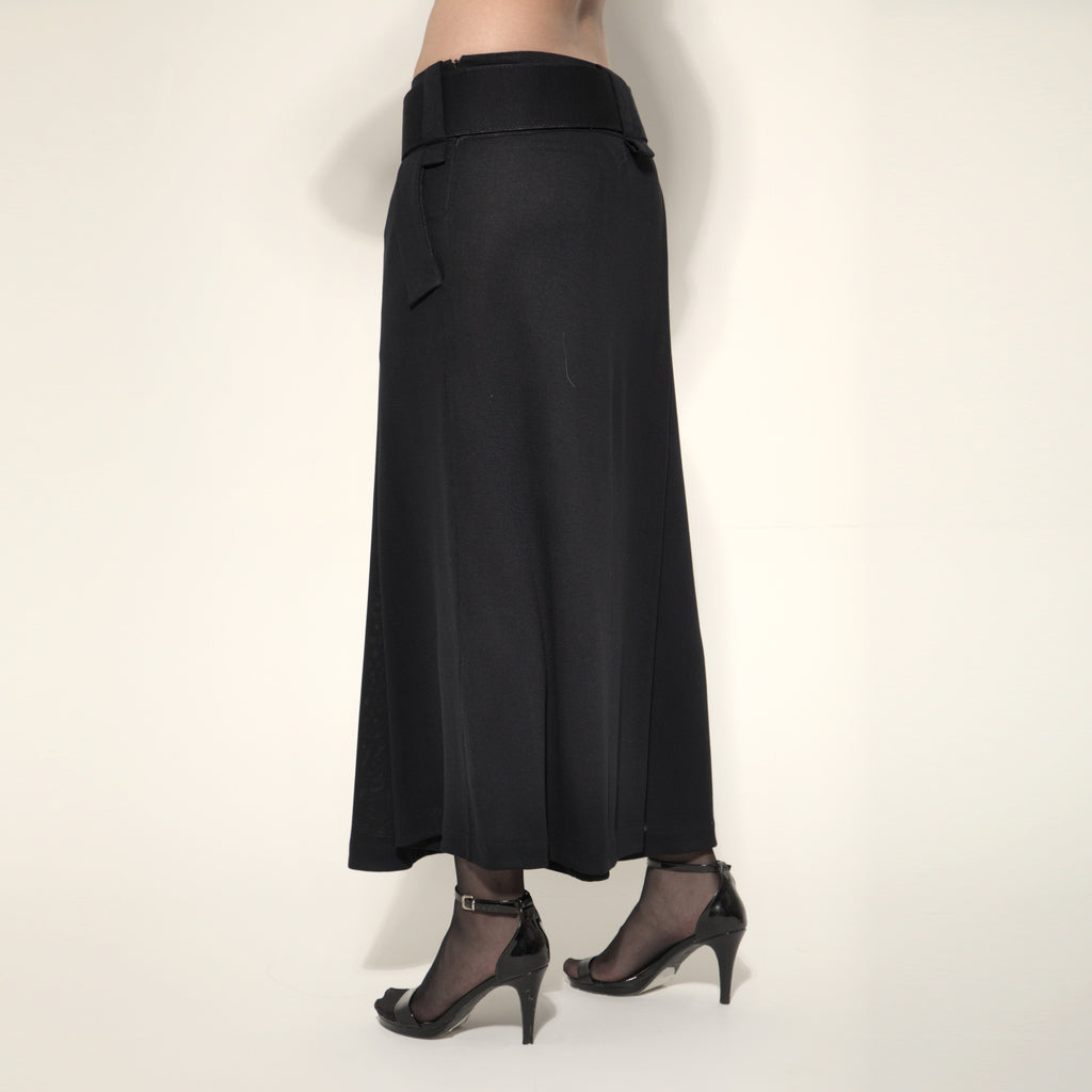 Cleo - Saia-calça de malha com cinto na cor preta