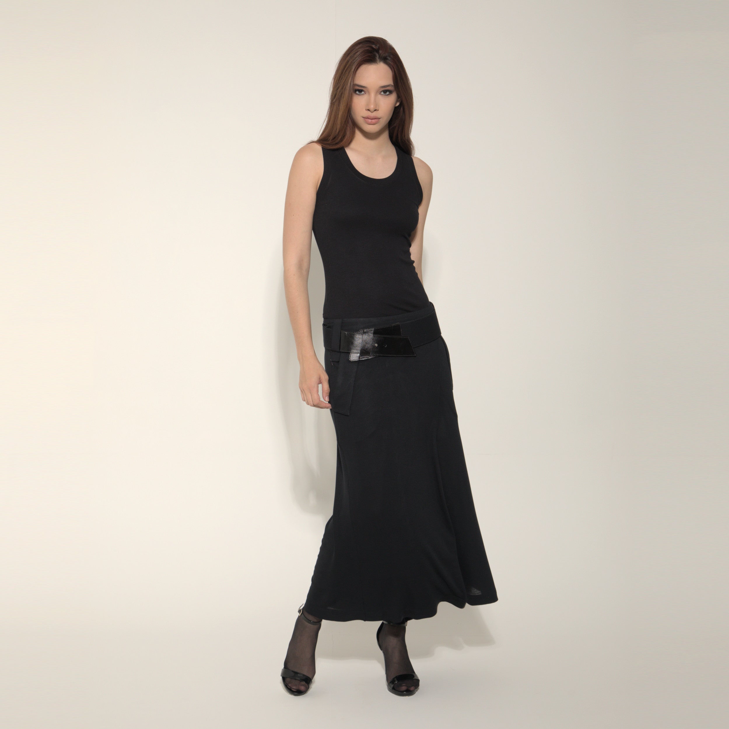 Cleo - Saia-calça de malha com cinto na cor preta