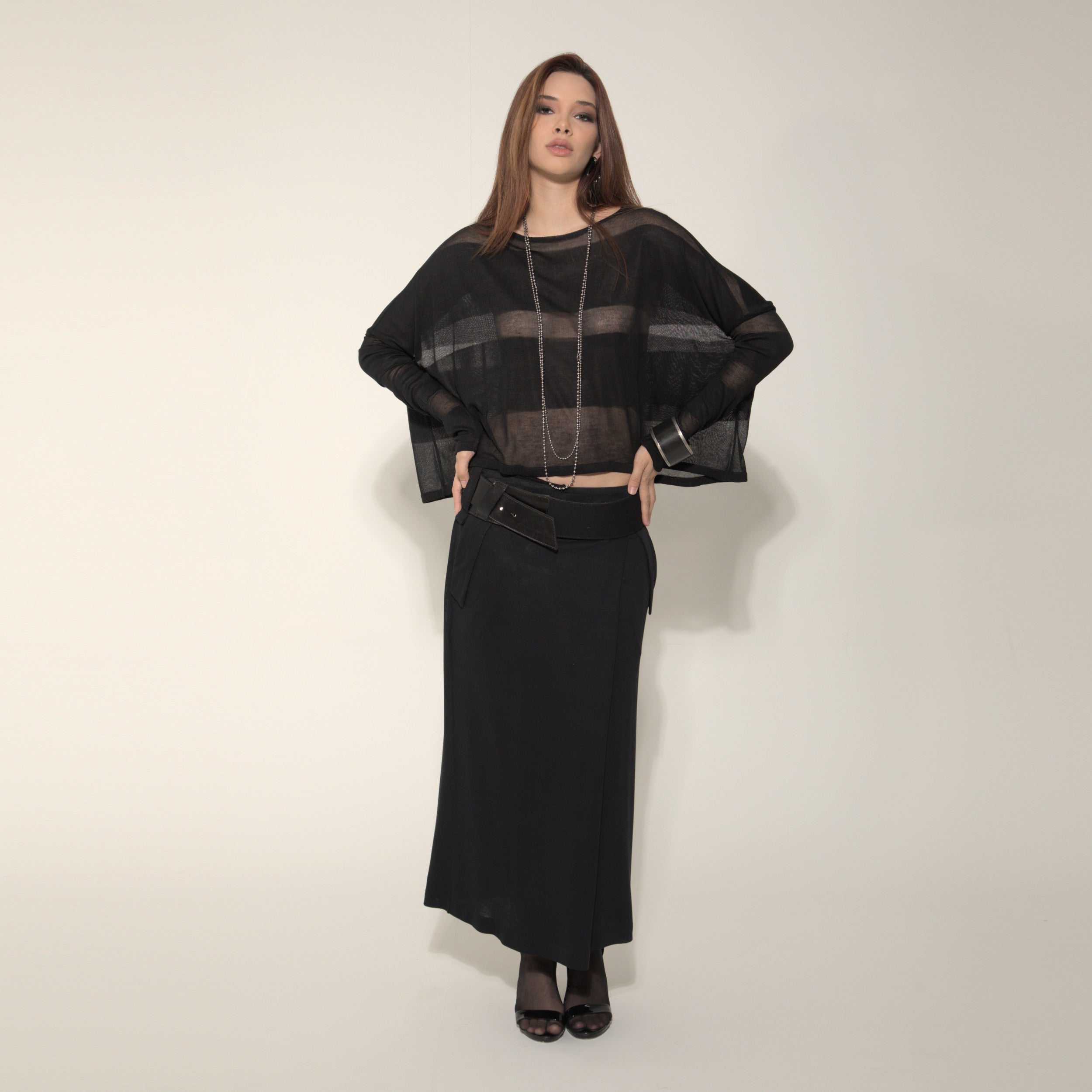 Cleo - Saia-calça de malha com cinto na cor preta