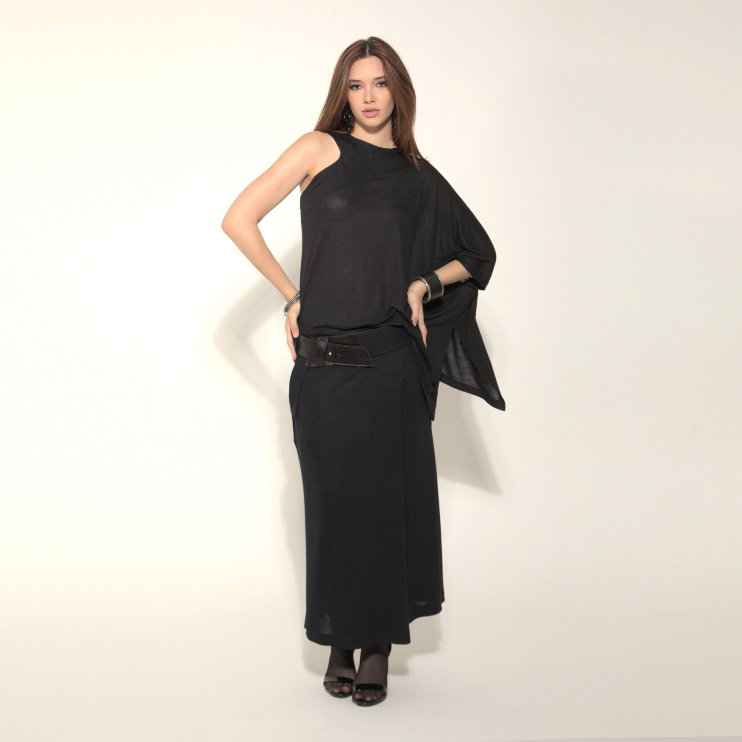 Cleo - Saia-calça de malha com cinto na cor preta